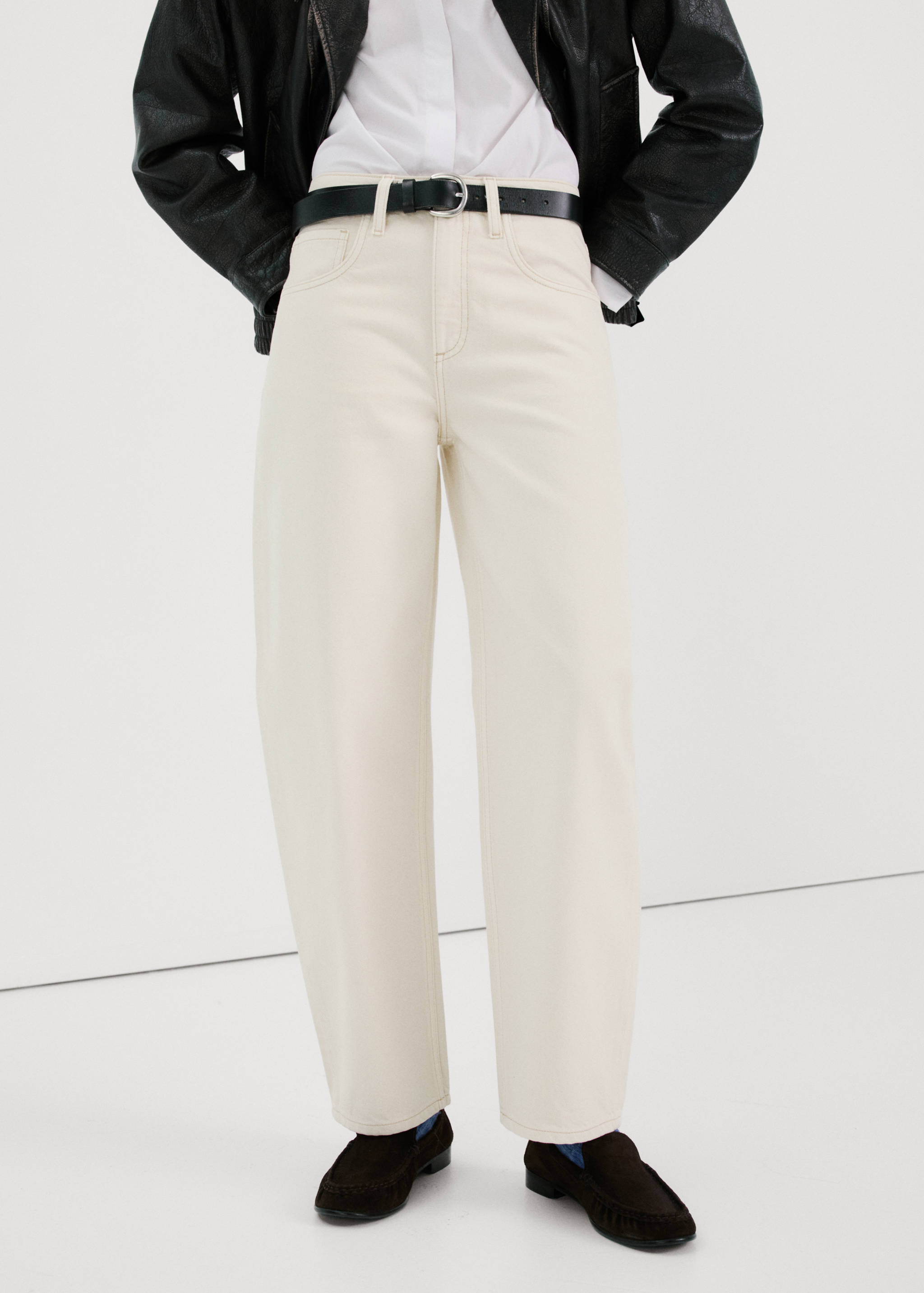 Jean barrel taille haute - Plan moyen