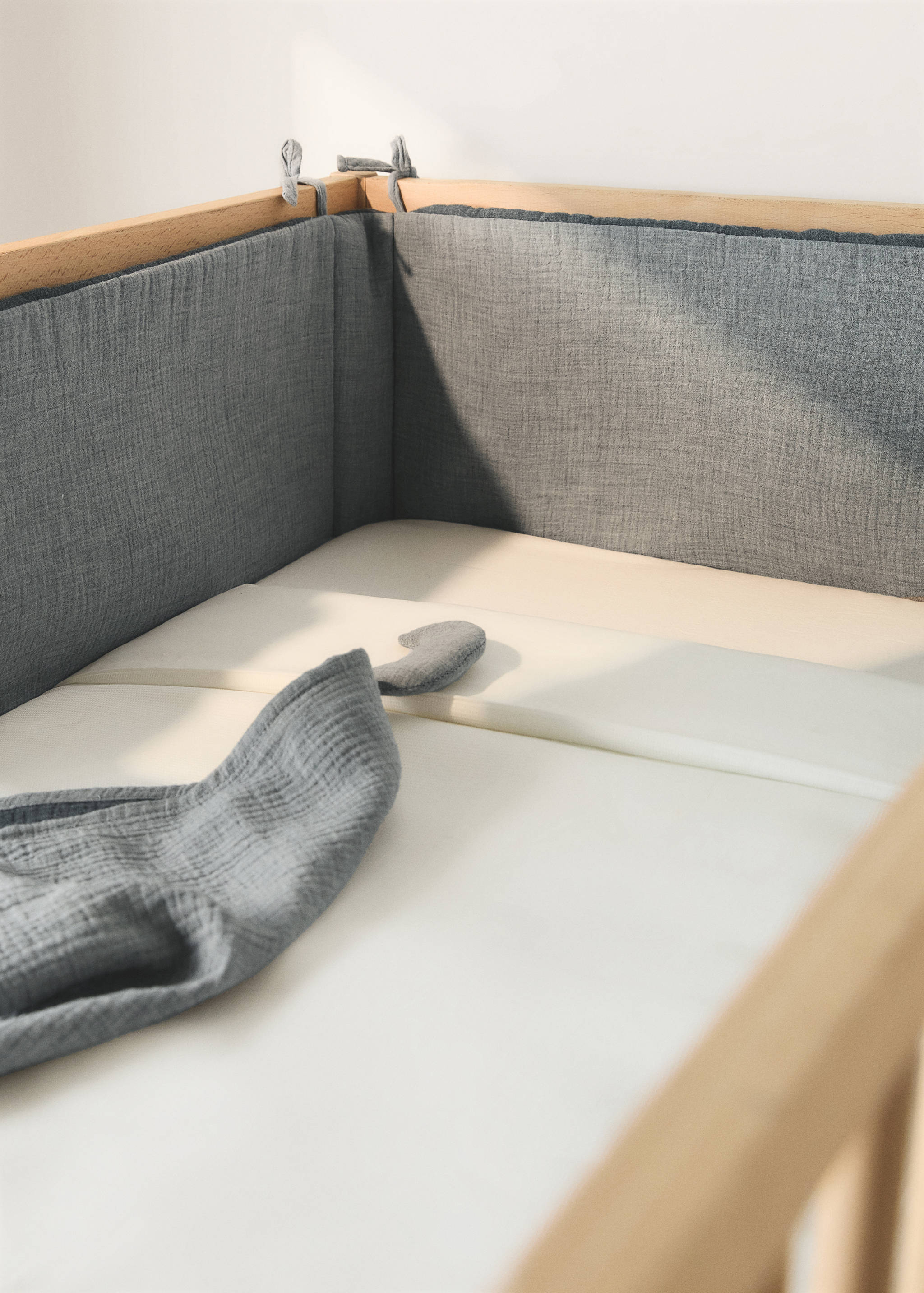 Cotton gauze protector for cot - General plane