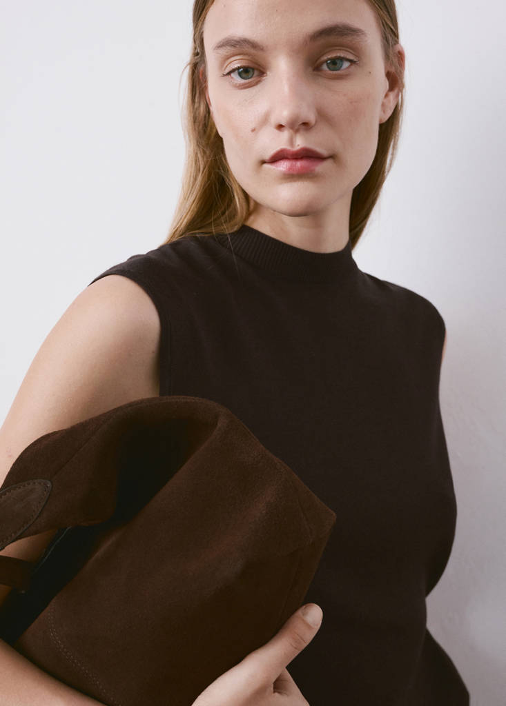 Side gathered knitted top — Chocolate