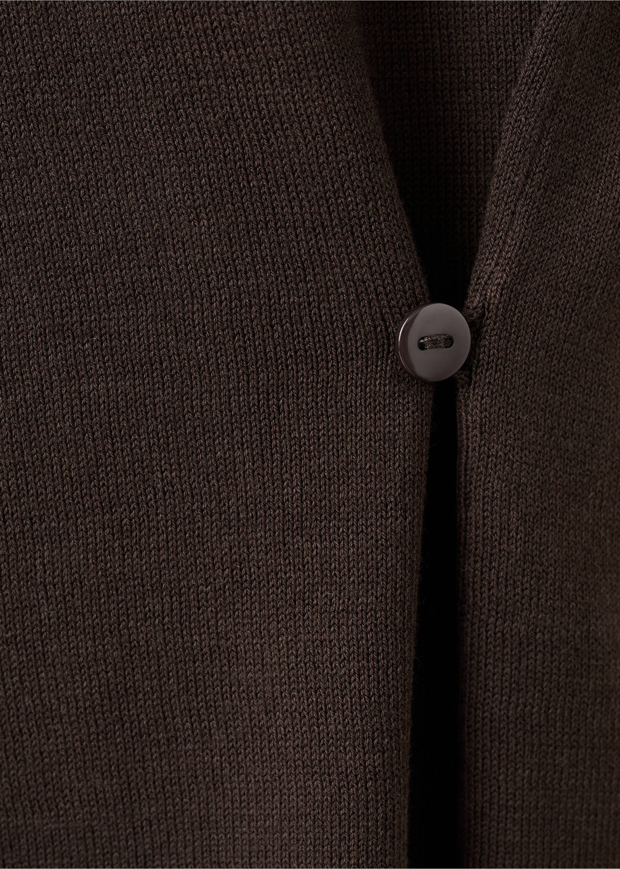 Side gathered knitted top - Details of the article 8, Chocolate. Ref: 27055819-00.