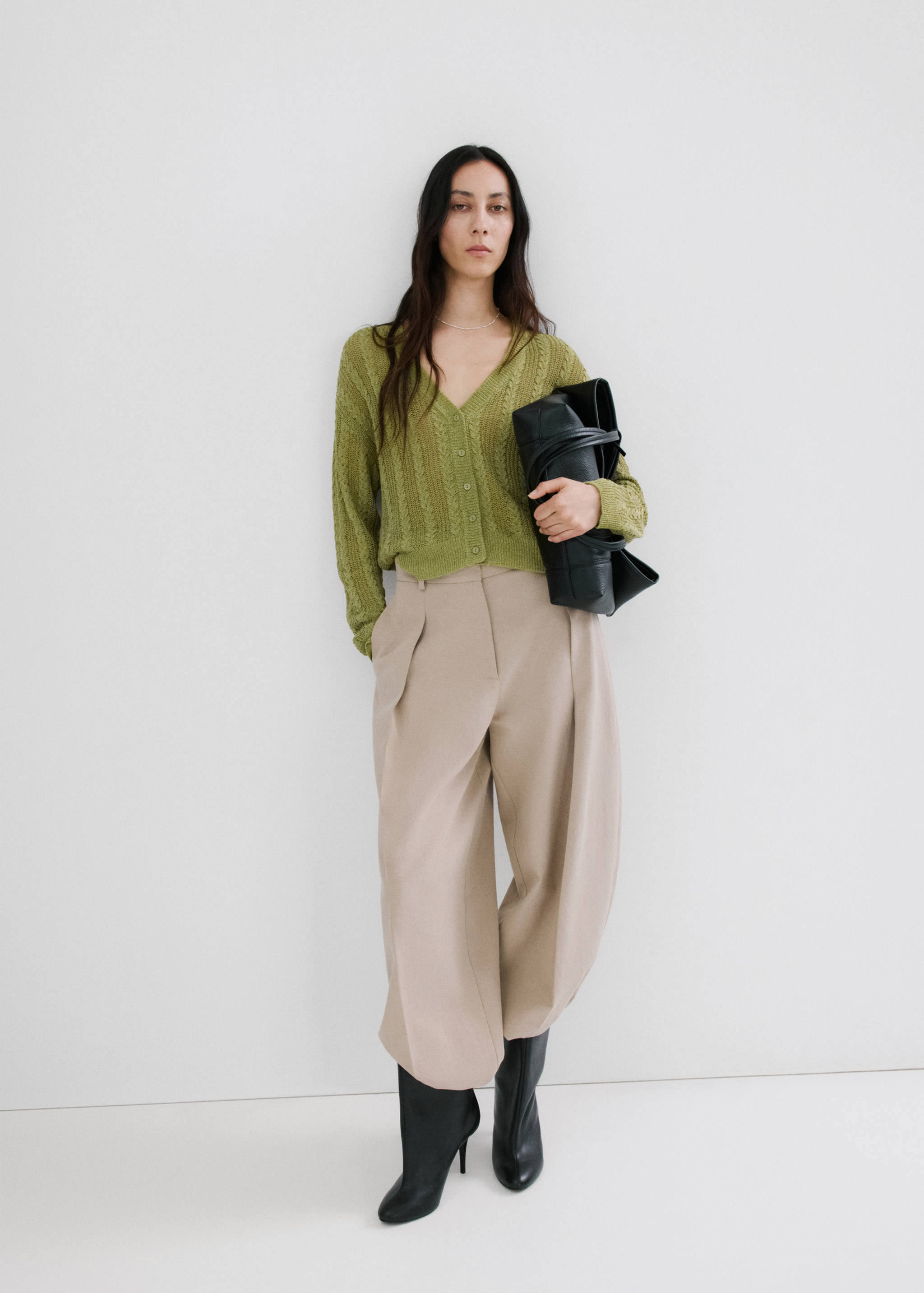 Knitted braided cardigan - General plane