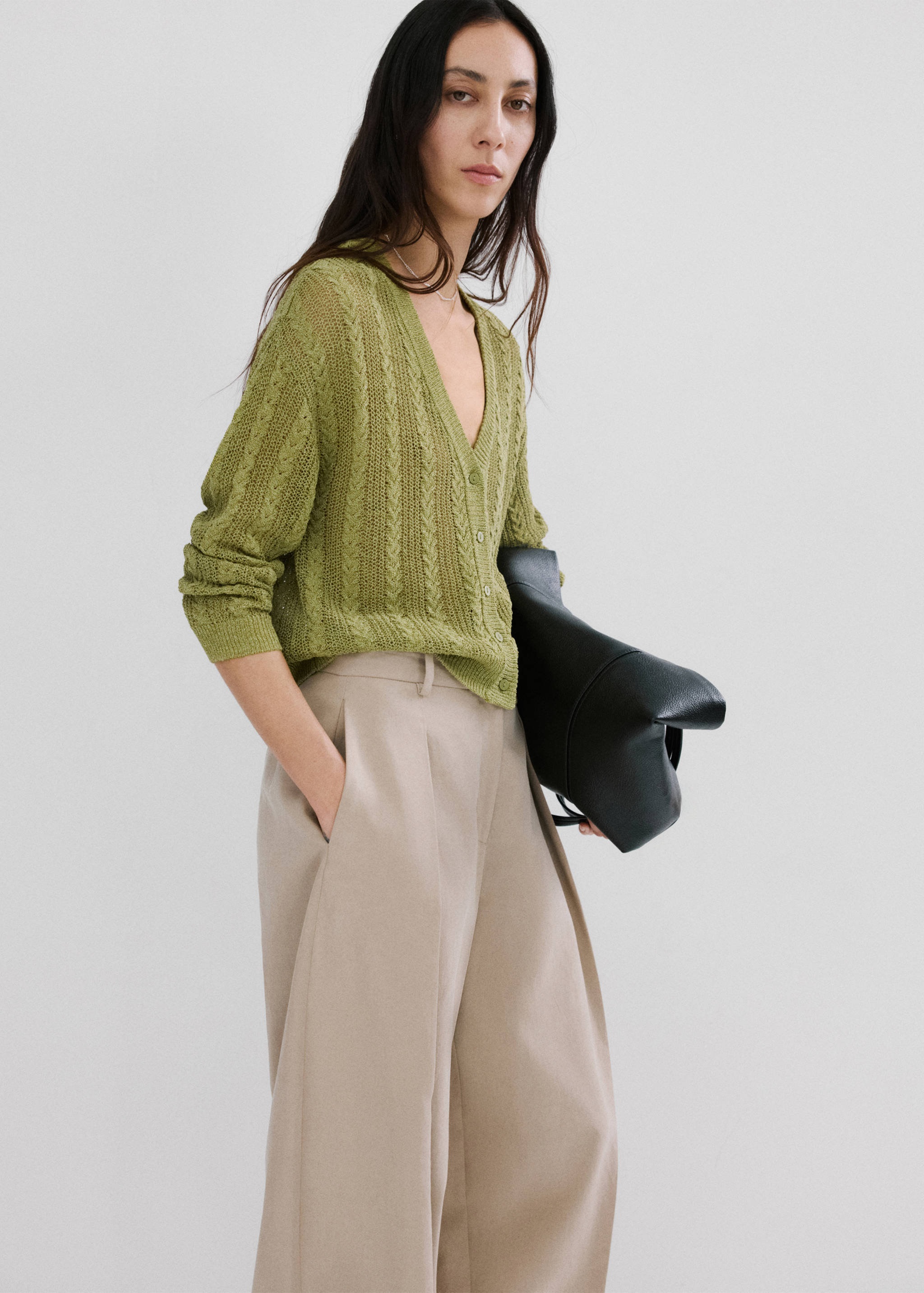 Knitted braided cardigan - Medium plane