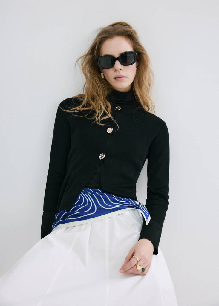 Knitted cardigan with jewel button — Black