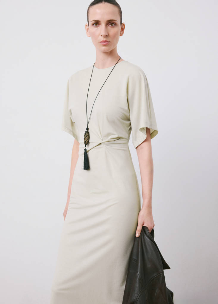 Side gathered details dress — Ecru