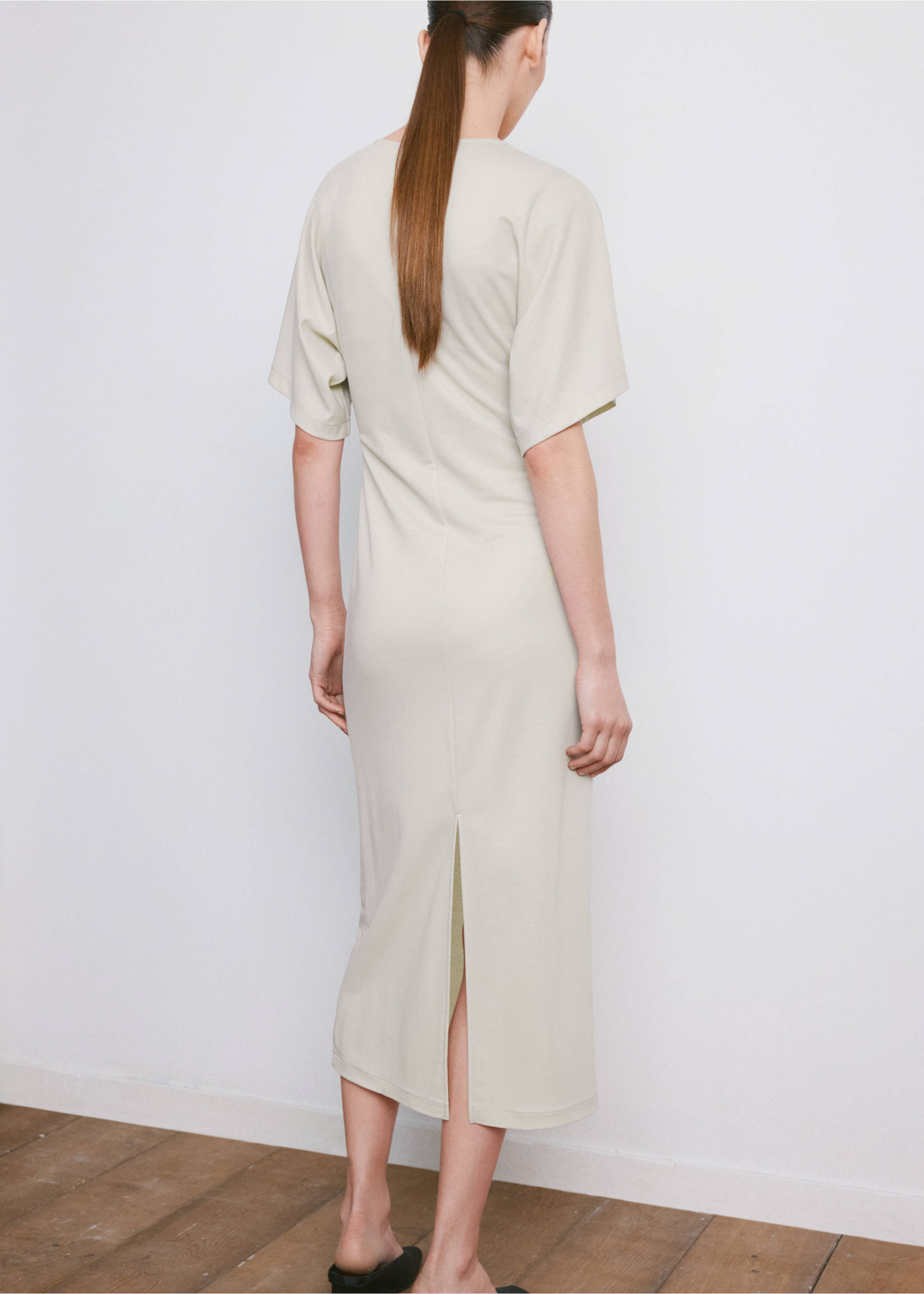 Side gathered details dress - Reverse of the article, Ecru. Ref: 27055827-00.