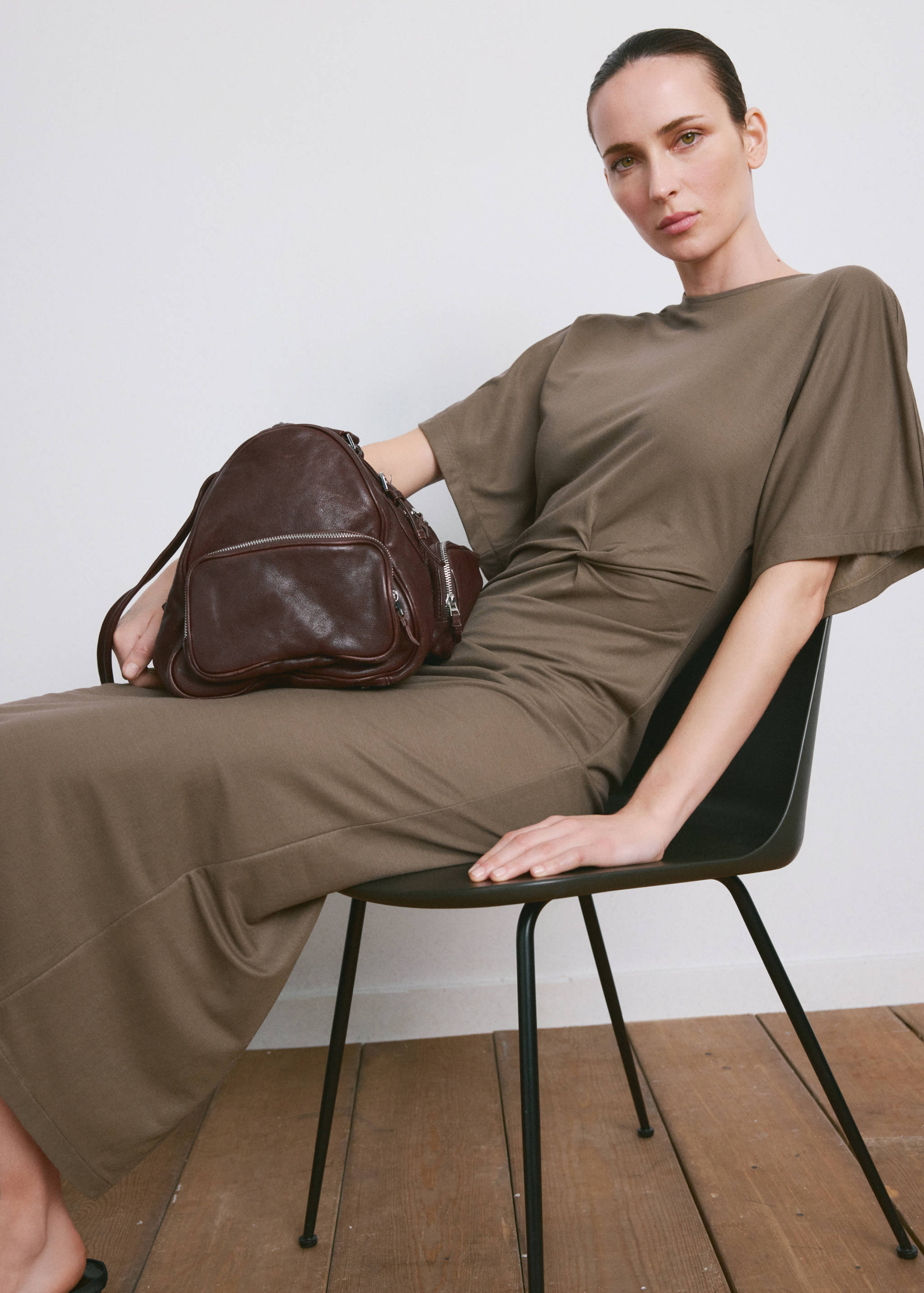 Side gathered details dress - Details of the article 2