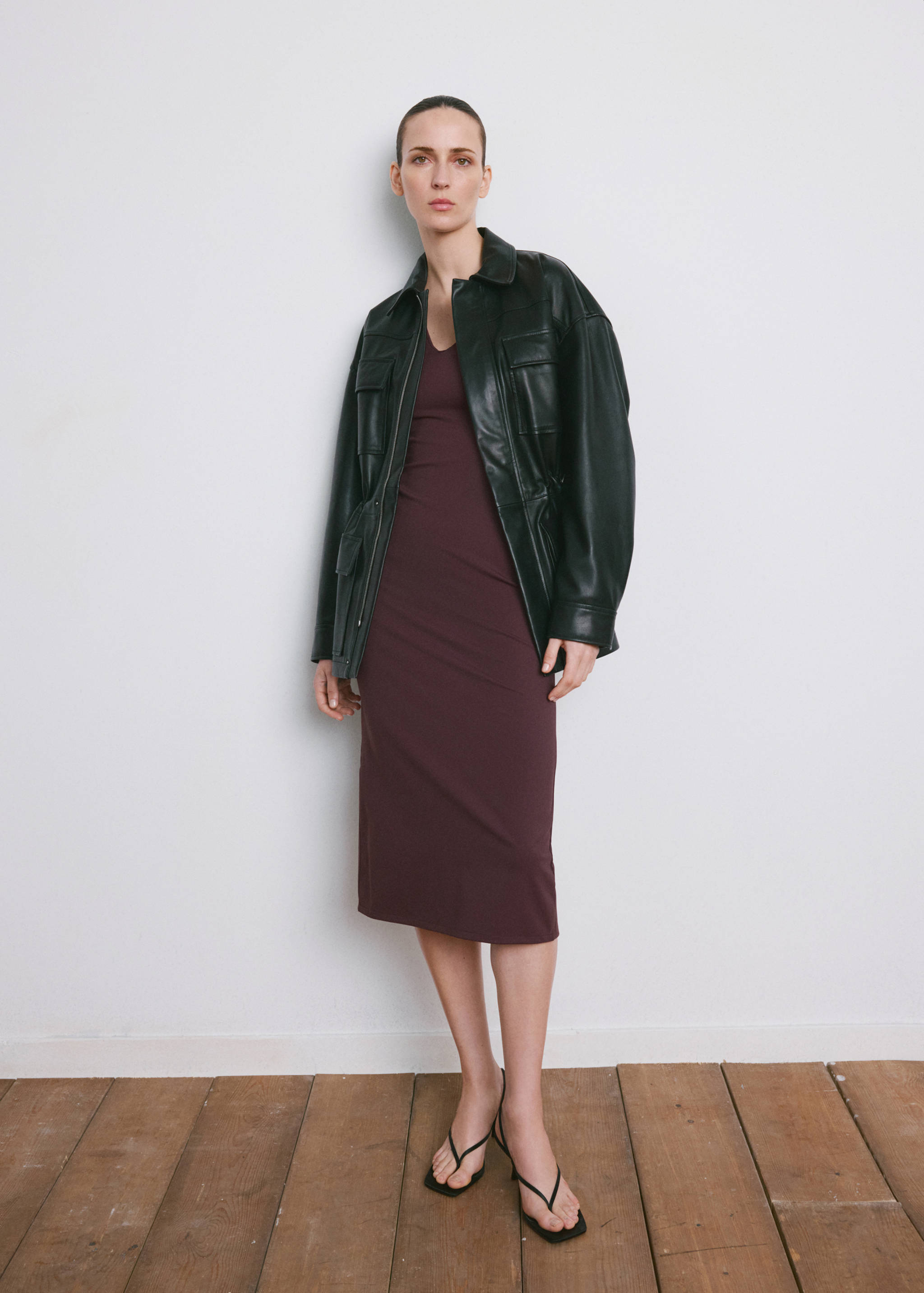 Robe ajustée col en V - Plan général