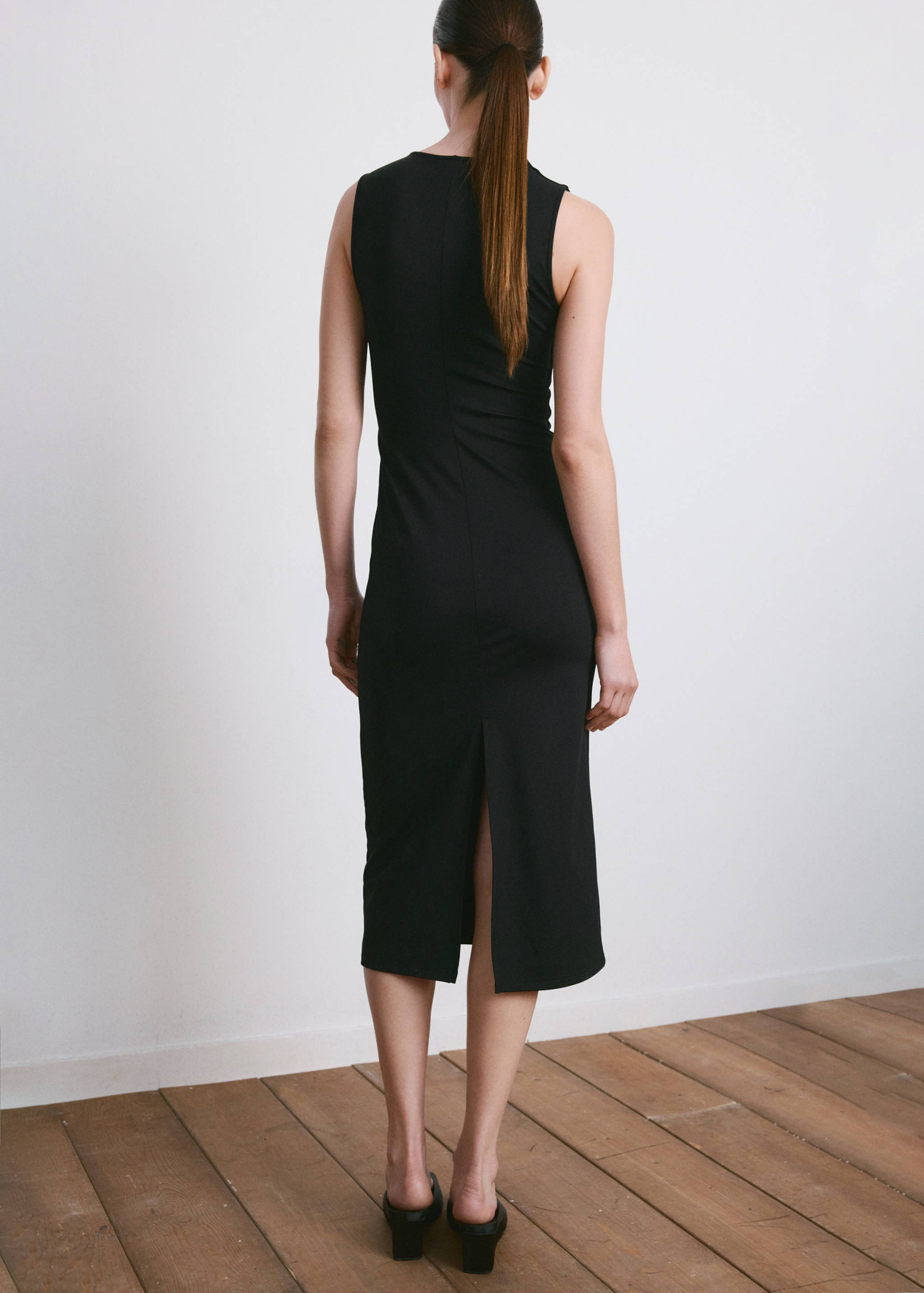 Robe ajustée col en V - Verso de l’article