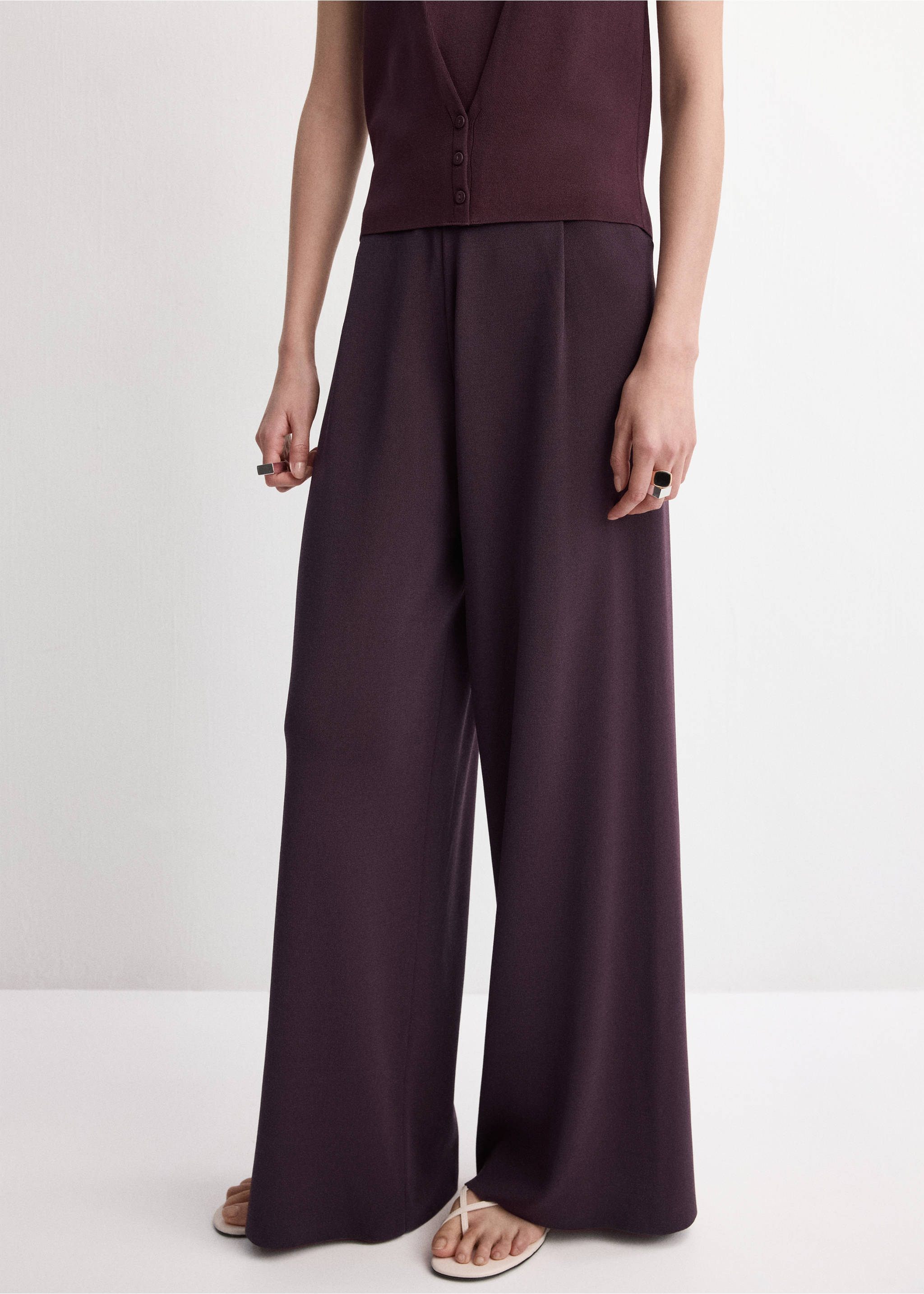 Knit trousers with mid-rise - Medium plane, Burgundy. Ref: 27055834-00.