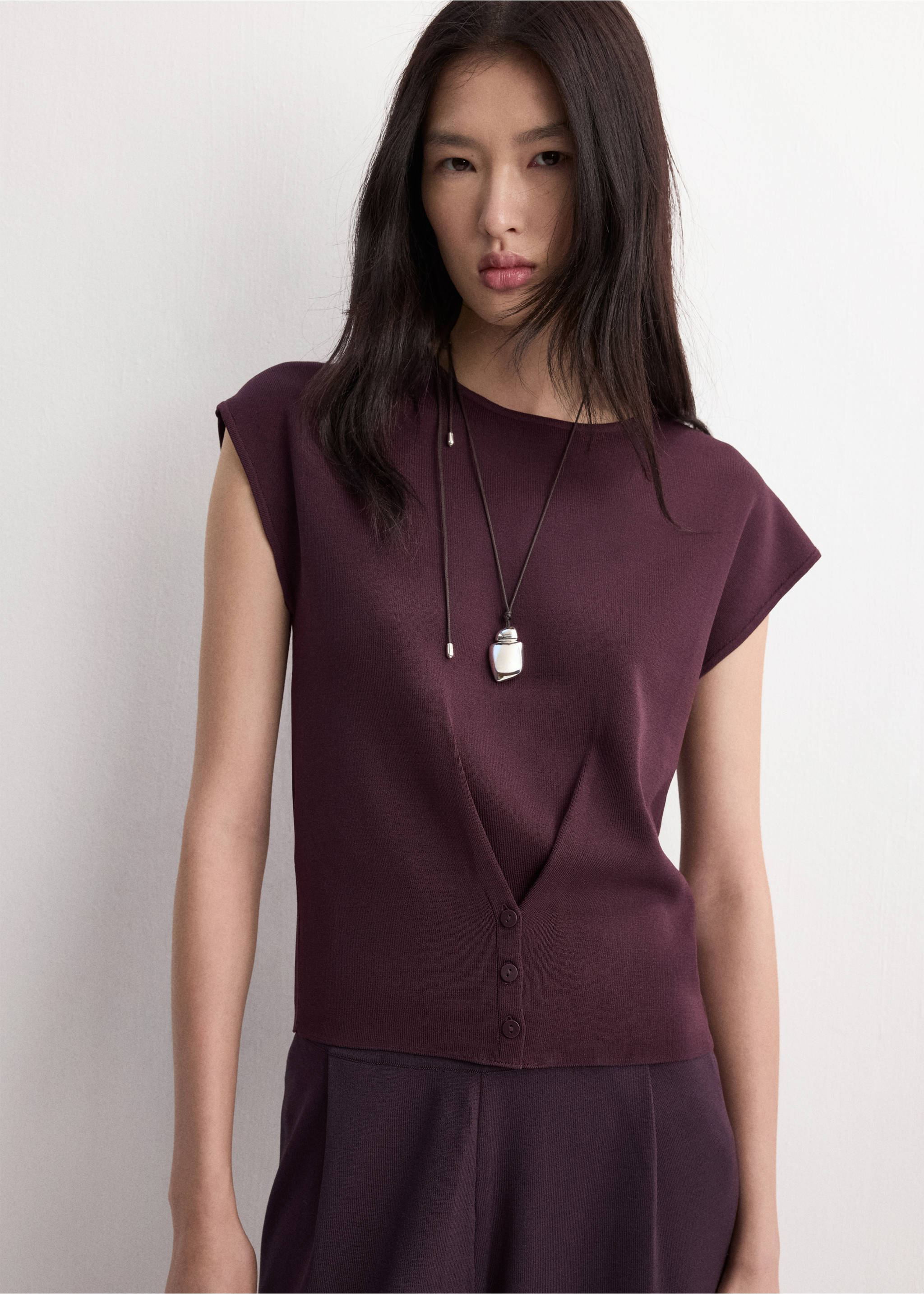 Knit trousers with mid-rise - Details of the article 1, Burgundy. Ref: 27055834-00.