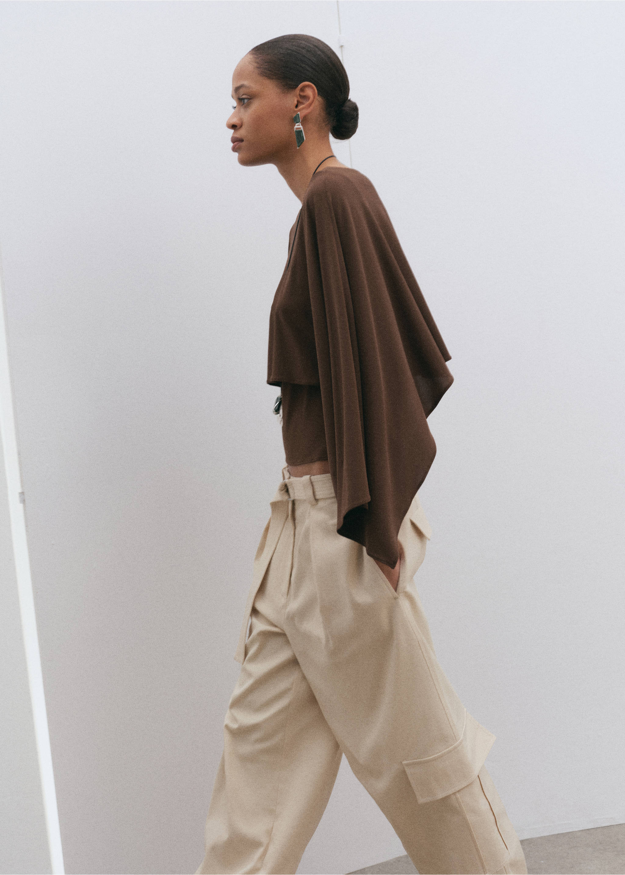 Blusa de manga a três-quartos - Pormenor do artigo 1, Castanho. Ref: 27055838-00.