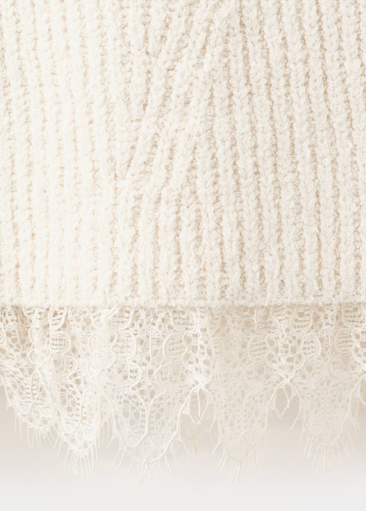 Lace-trimmed knit top — Ecru