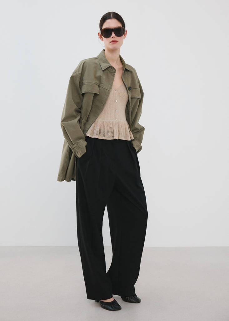 Ruffle  knit cardigan — Sand