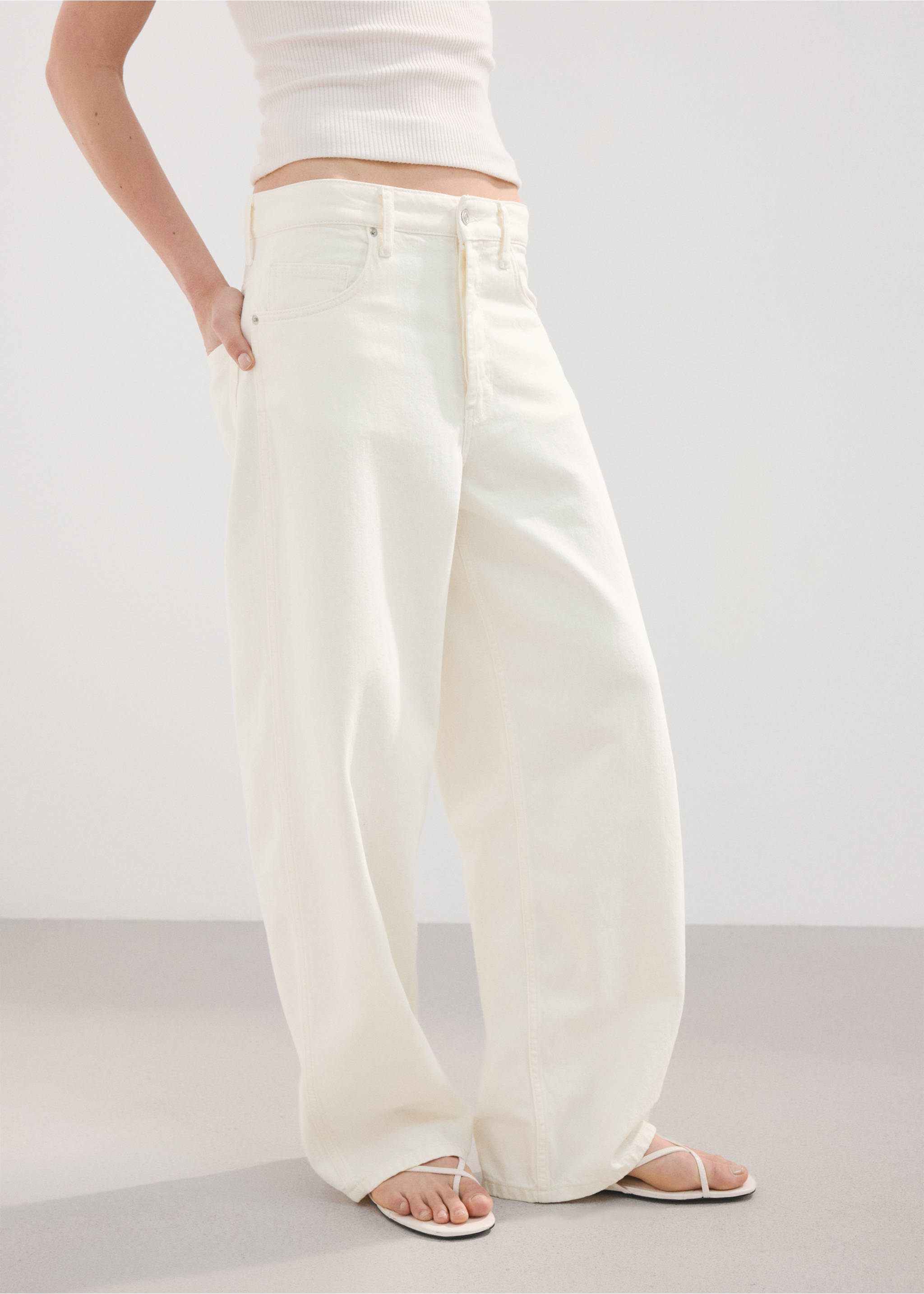 High-rise balloon jeans - Medium plane, White. Ref: 27055841-00.