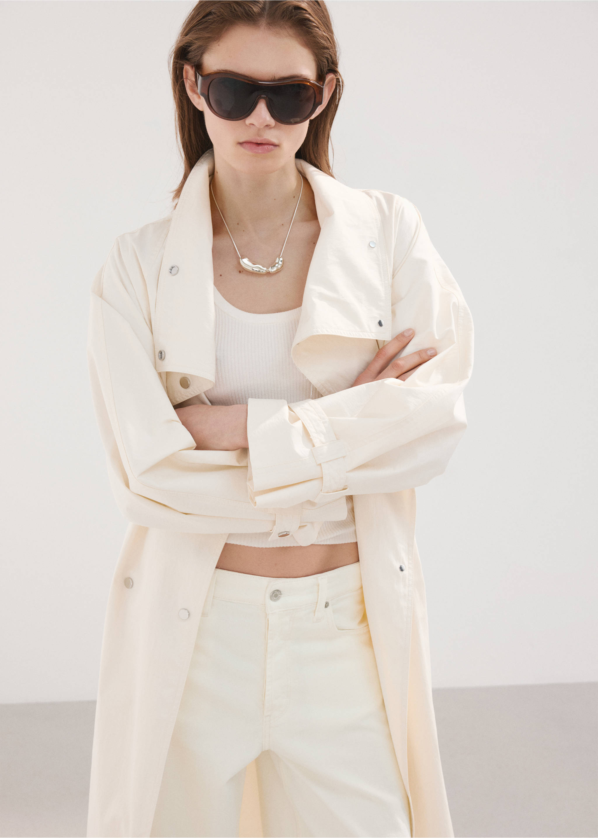 High-rise balloon jeans - Details of the article 1, White. Ref: 27055841-00.