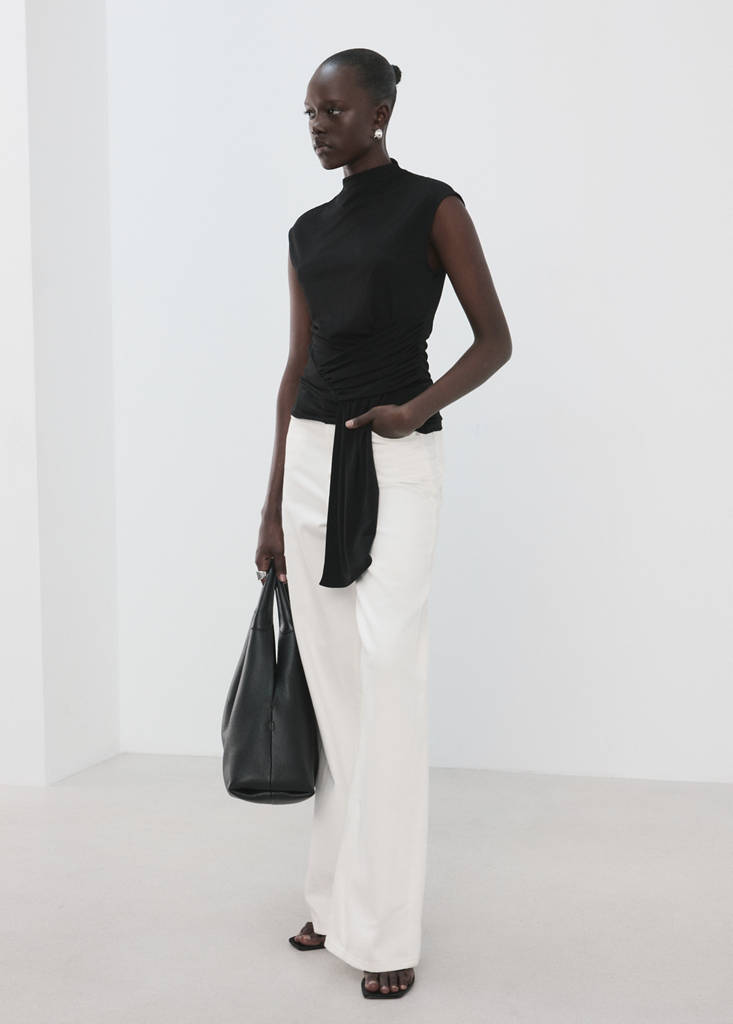 Ruched detail top — Black