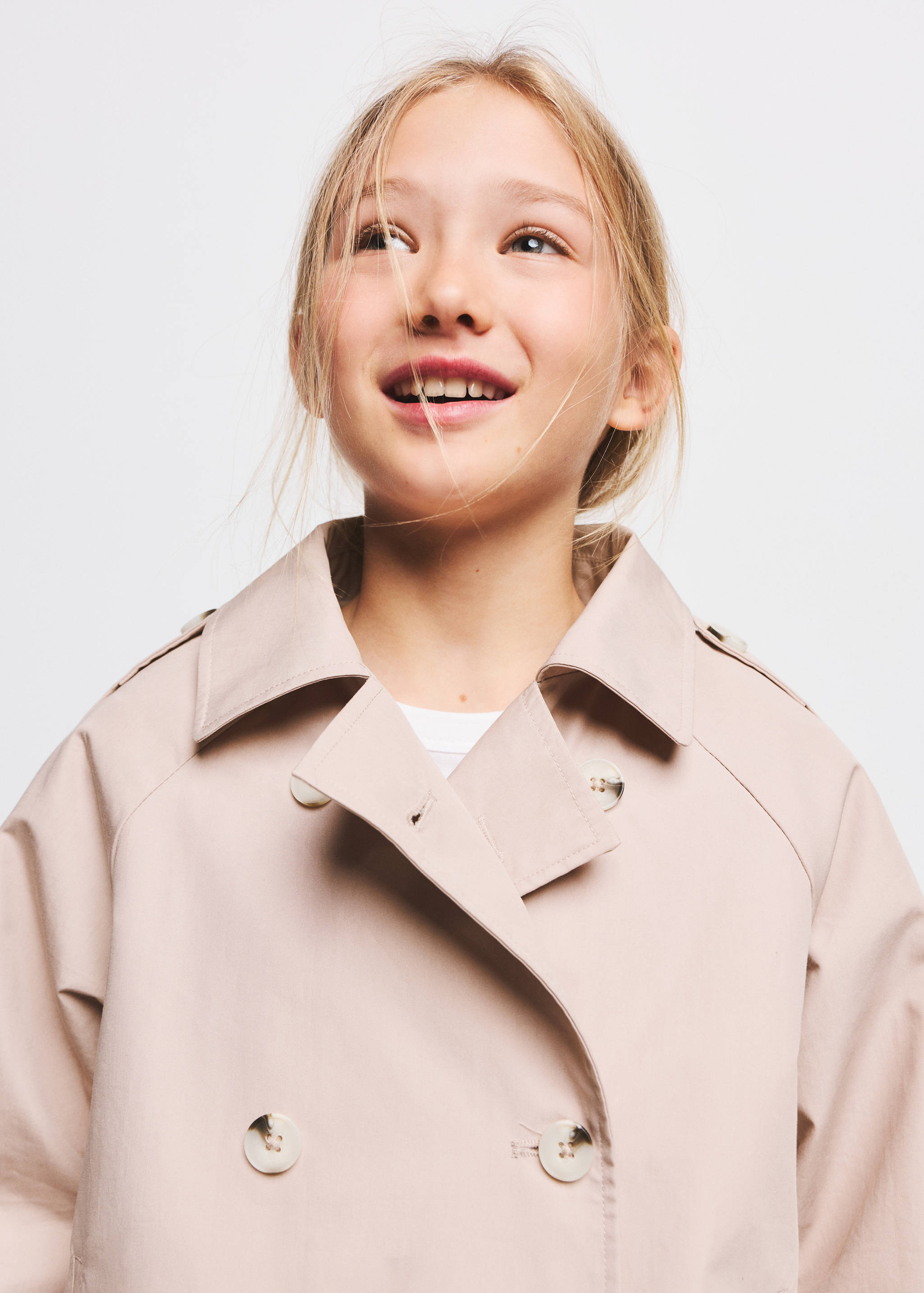 Double-breasted trench coat - Details of the article 1