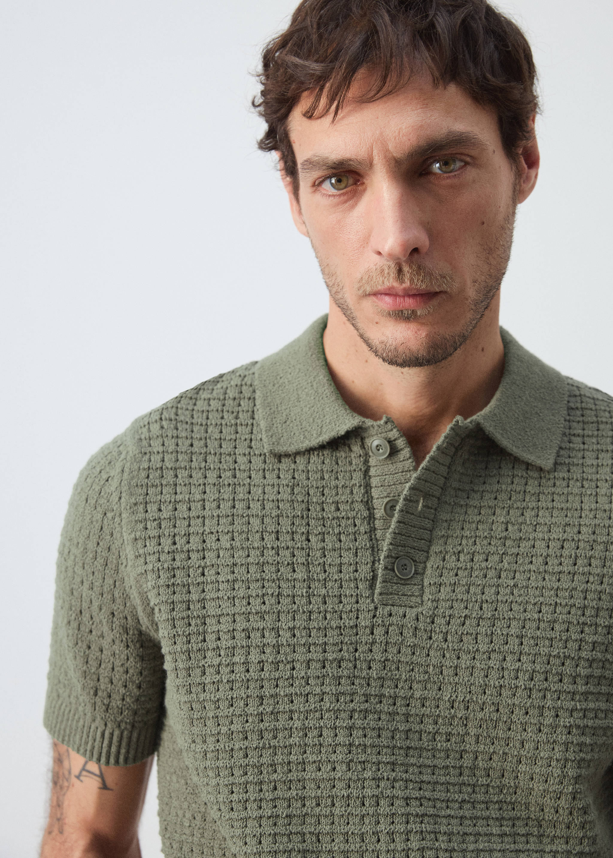 Трикотажное поло с вафельной фактурой - Деталь изделия 1