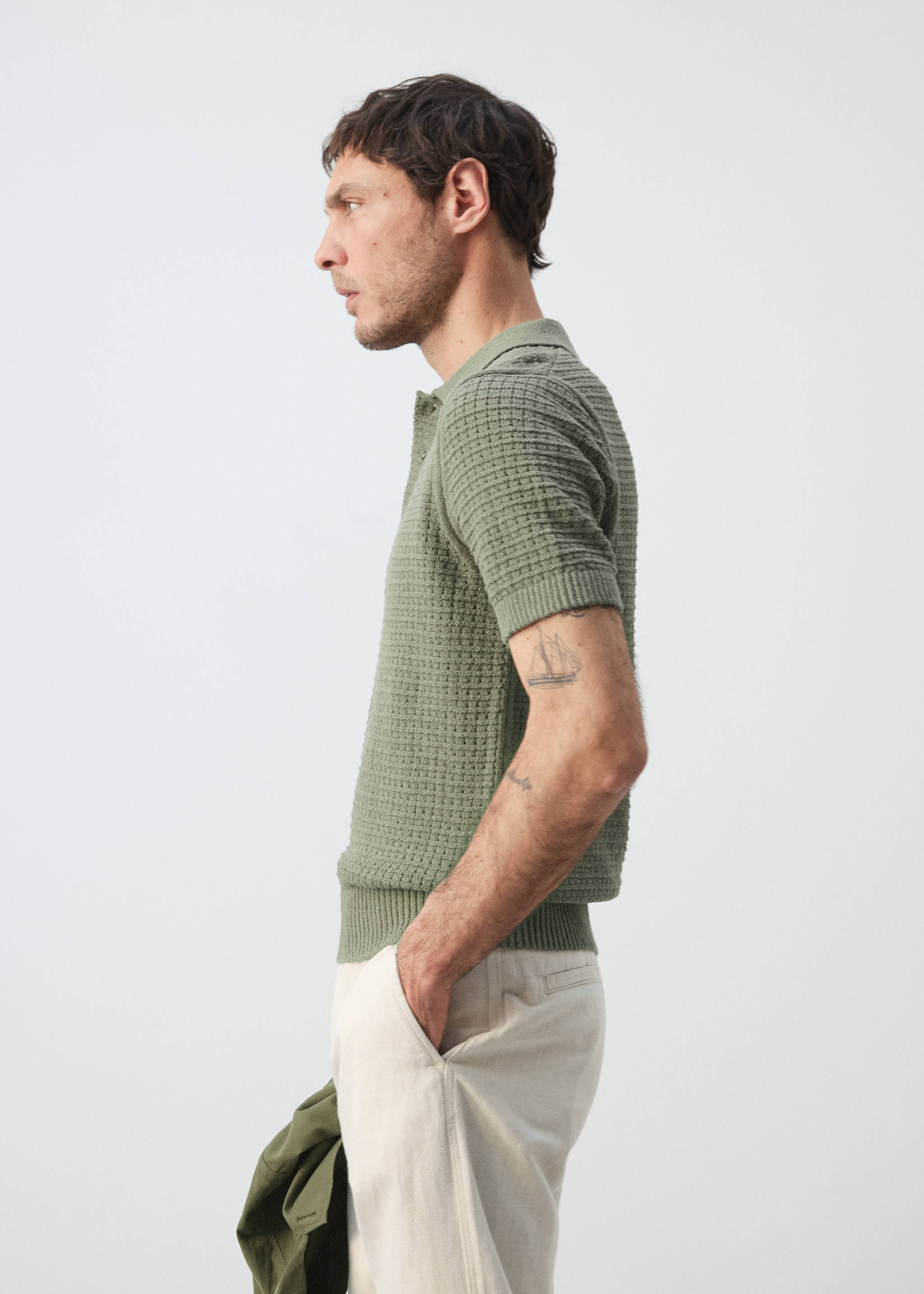 Трикотажное поло с вафельной фактурой - Деталь изделия 2