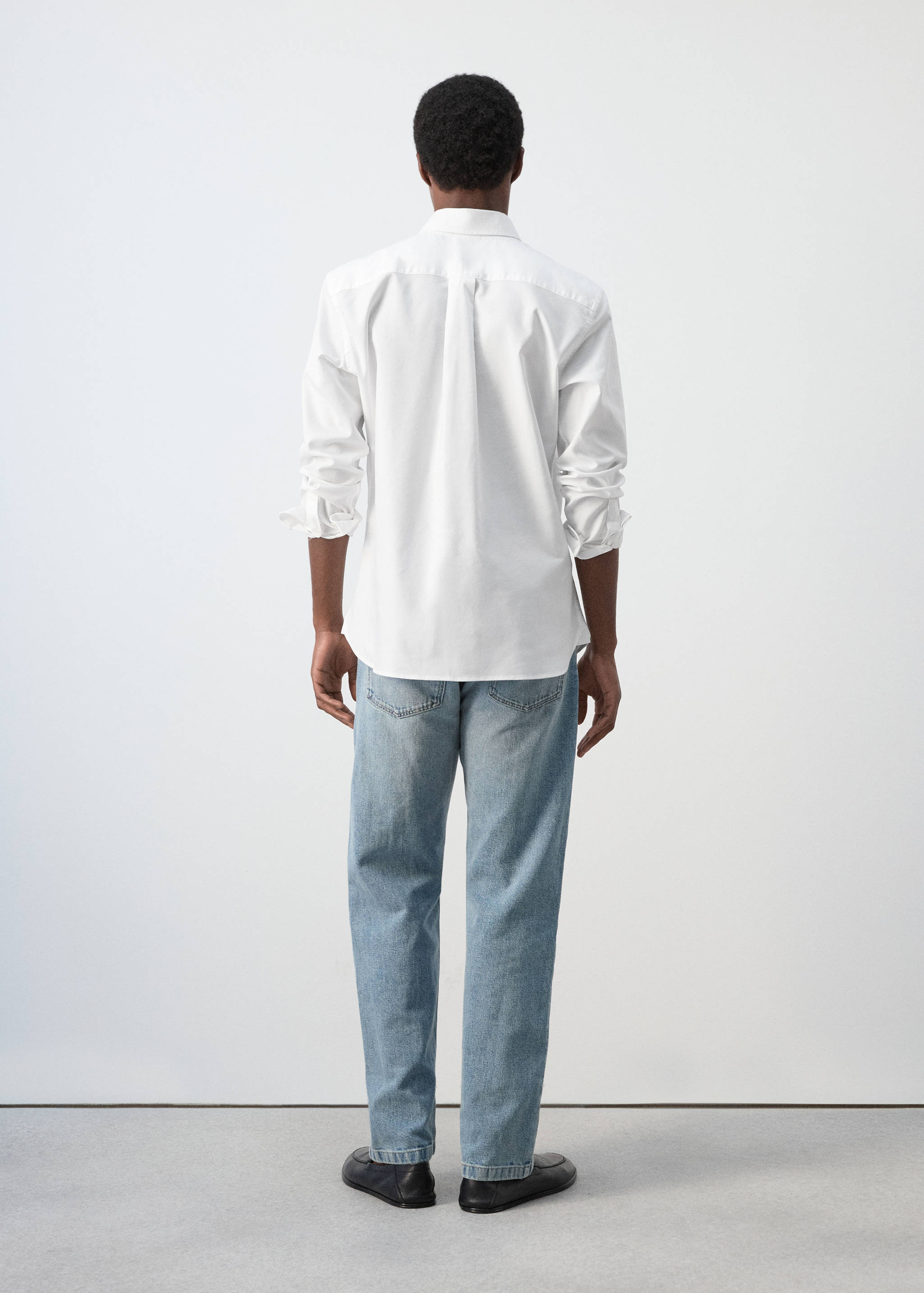 Lightweight Oxford shirt 100% cotton regular fit - Reverse of the article