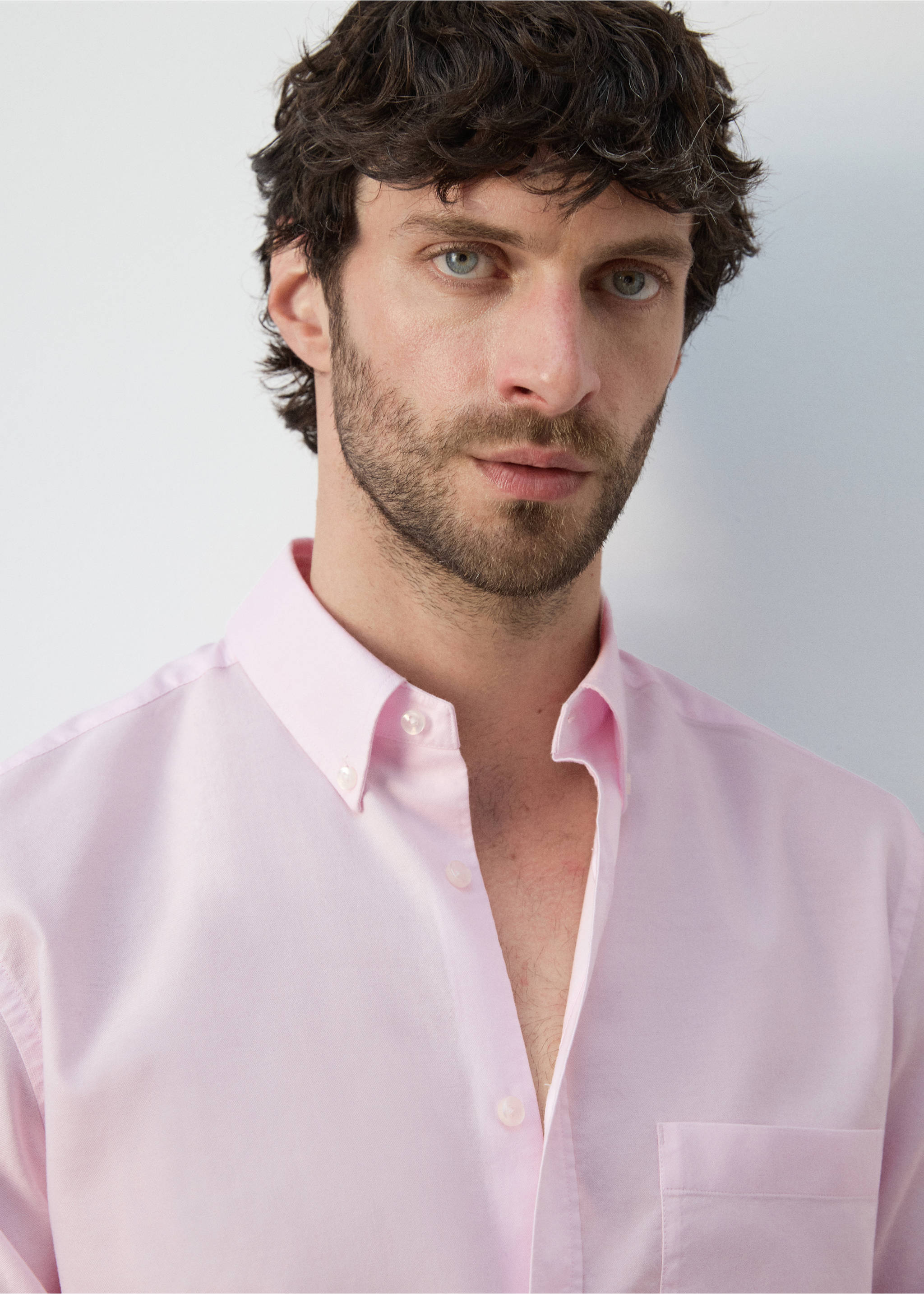 Легкая оксфордская рубашка классического кроя из 100% хлопка - Деталь изделия 1, Пастельно-розовый. Ref: 27055946-00.
