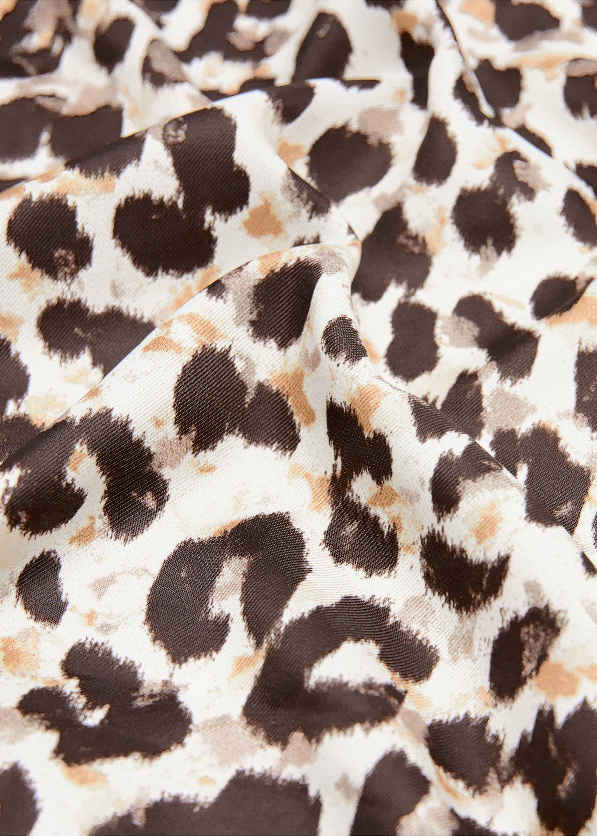 Foulard imprimé animal - Plan moyen, Écru. Ref: 27055948-00.