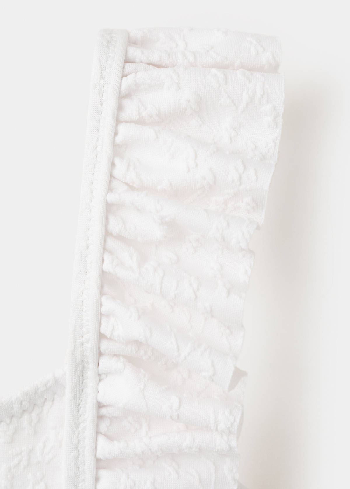 Ruffled floral textured bikini — White