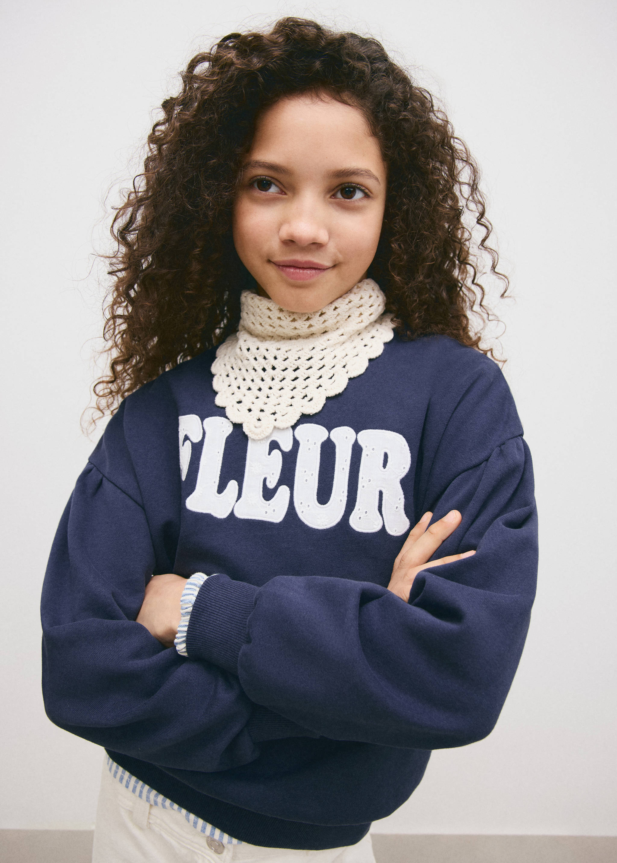 Sweat coton inscription brodée - Plan général