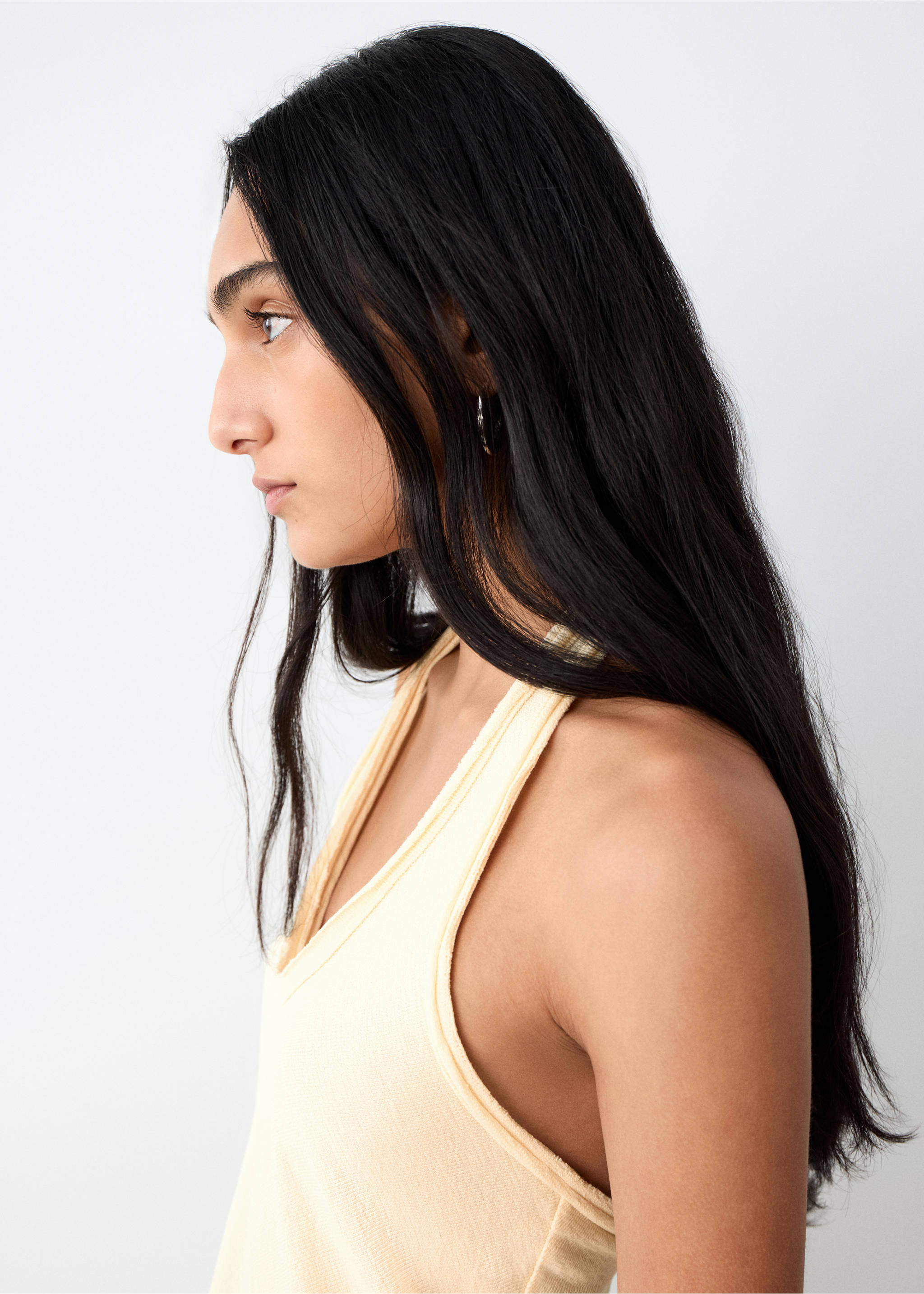 Short halter-neck dress - Details of the article 6, Pastel Yellow. Ref: 27055962-00.