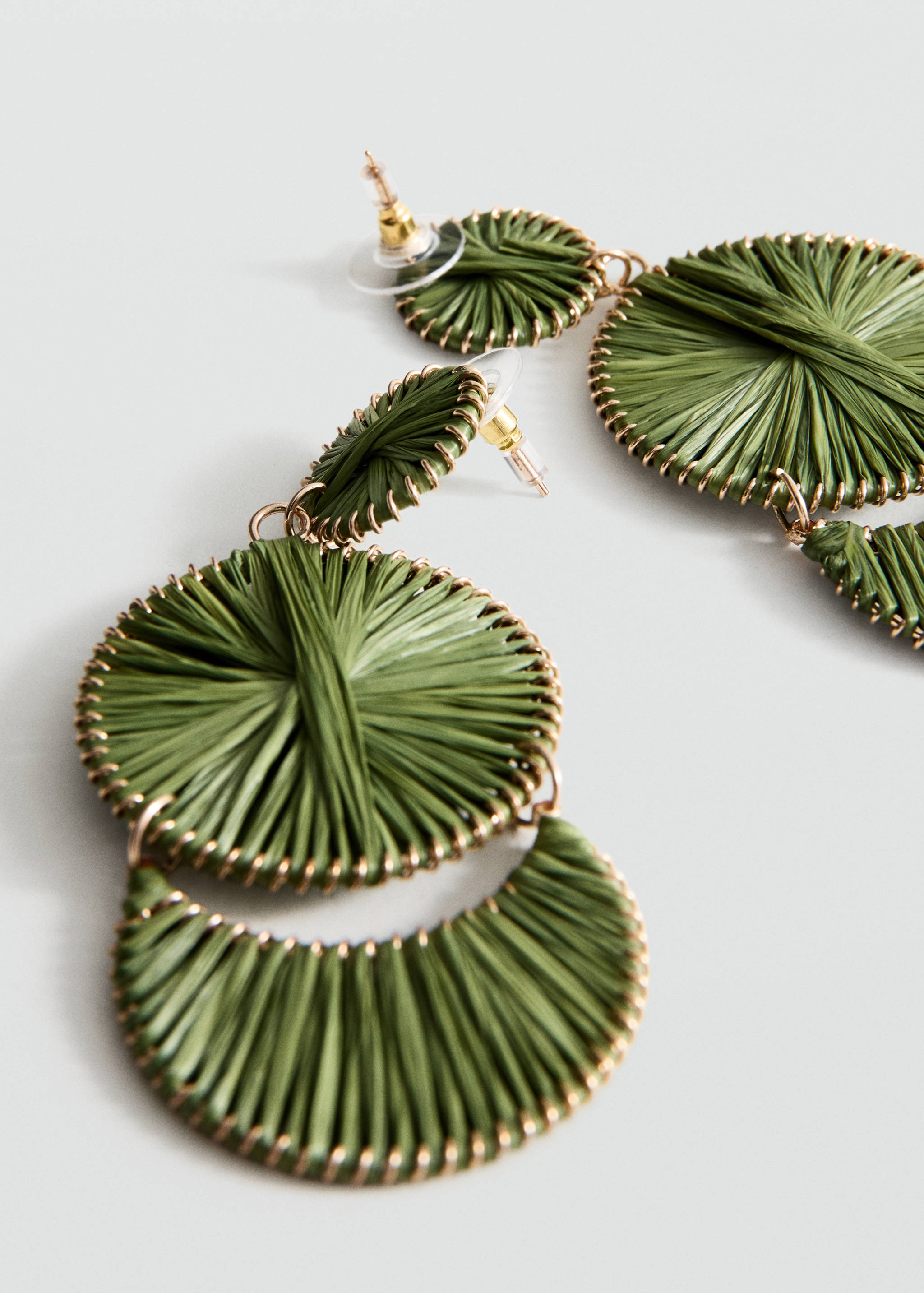 Långa örhängen cirkulär design - Bild av mittparti