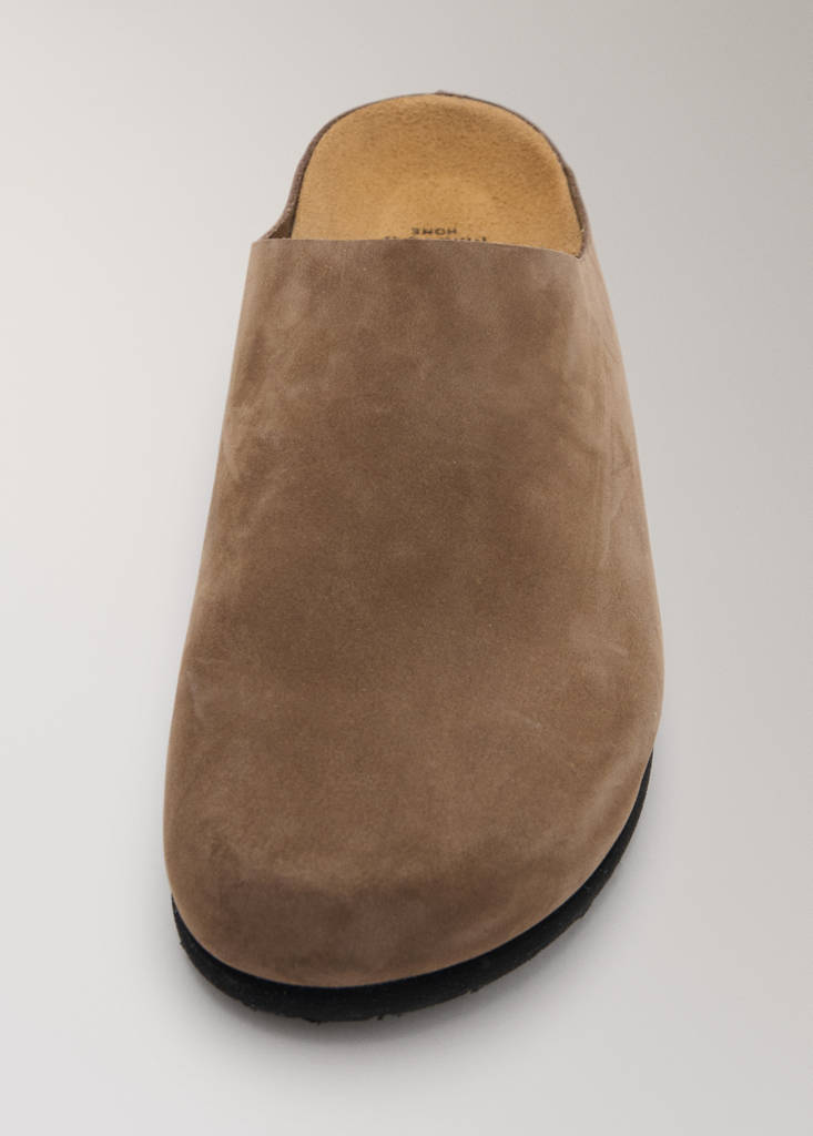 Minimalist leather clogs — Brown