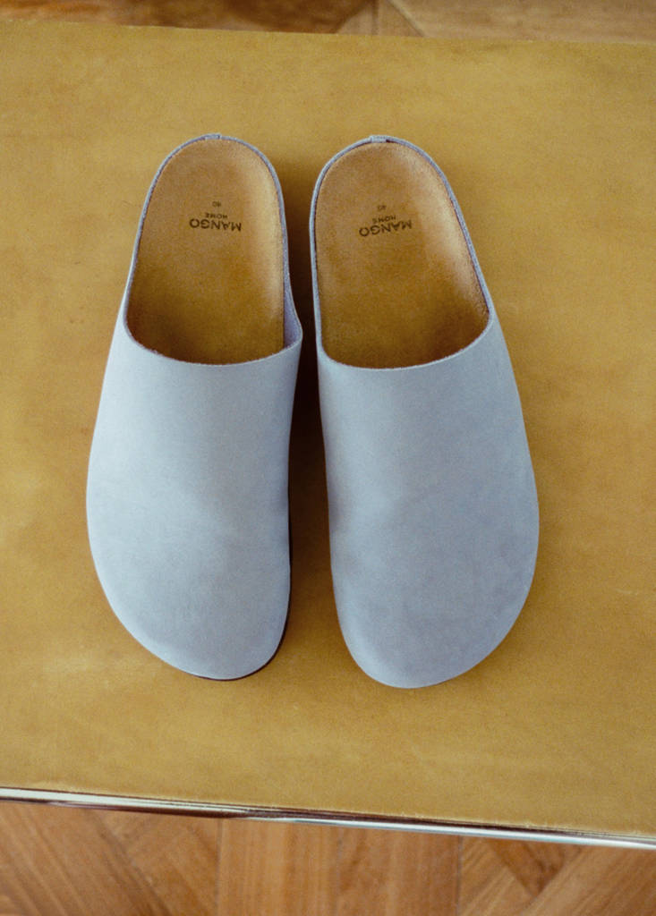 Minimalist leather clogs — Grey