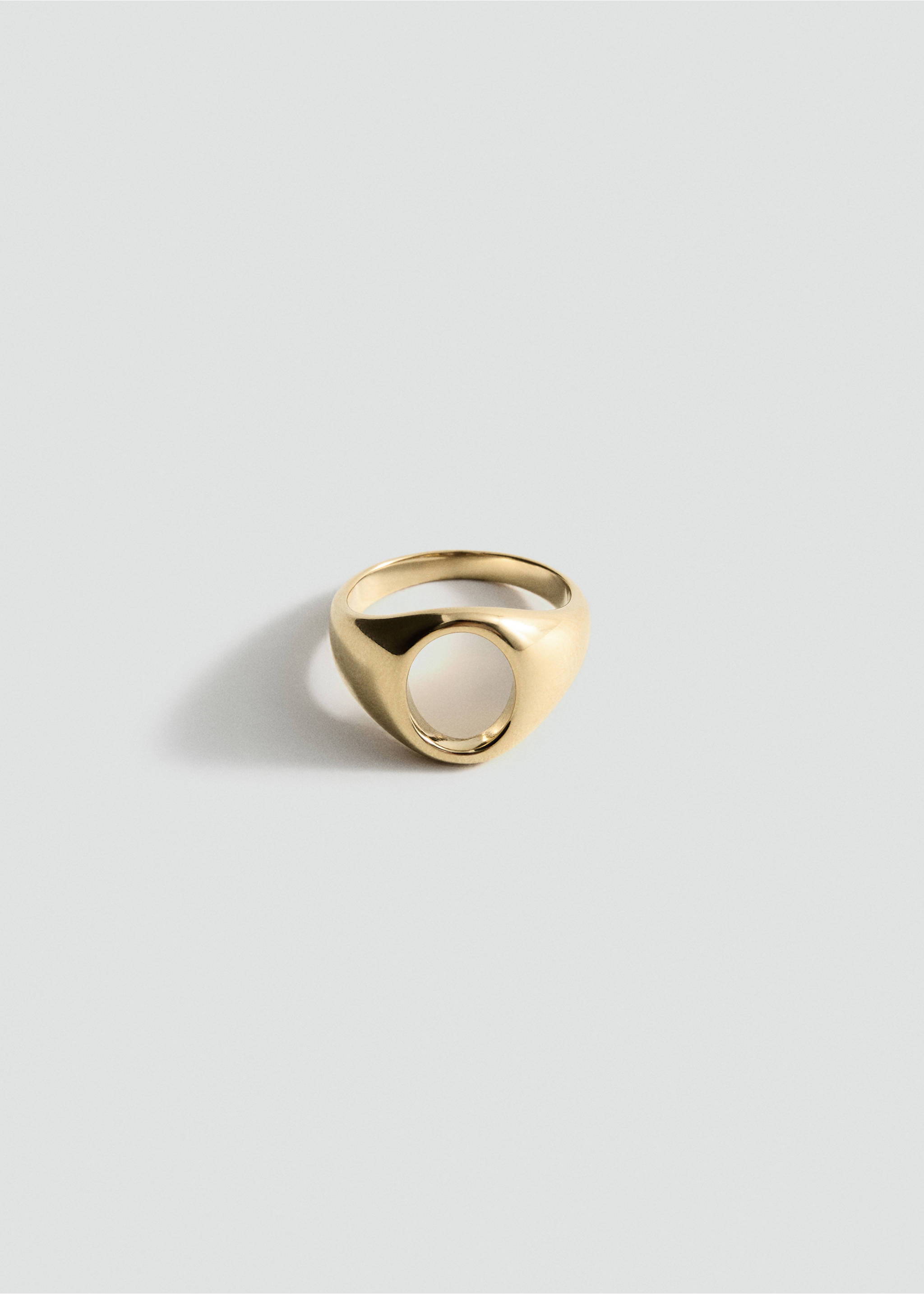 Stainless steel signet ring - Article without model, Gold. Ref: 27055976-00.
