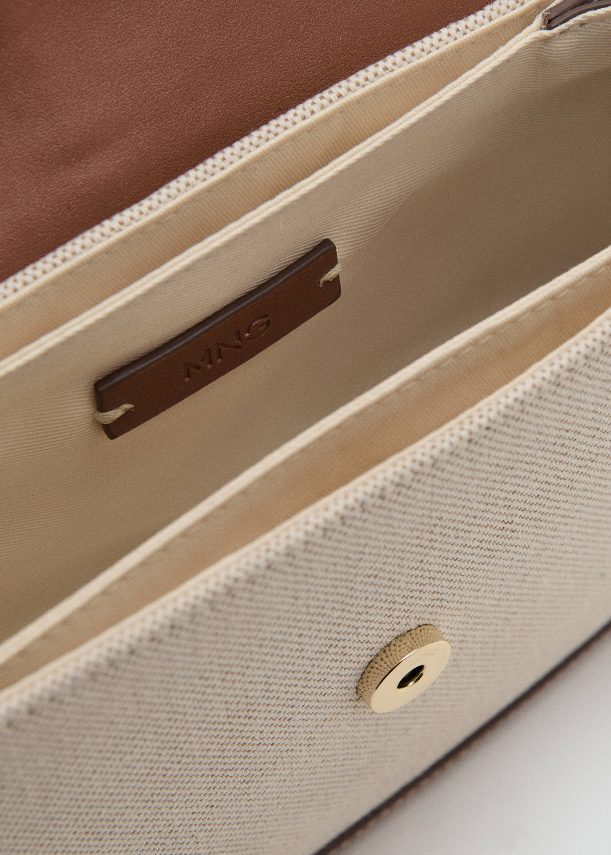 Contrasting canvas shoulder bag - Details of the article 2