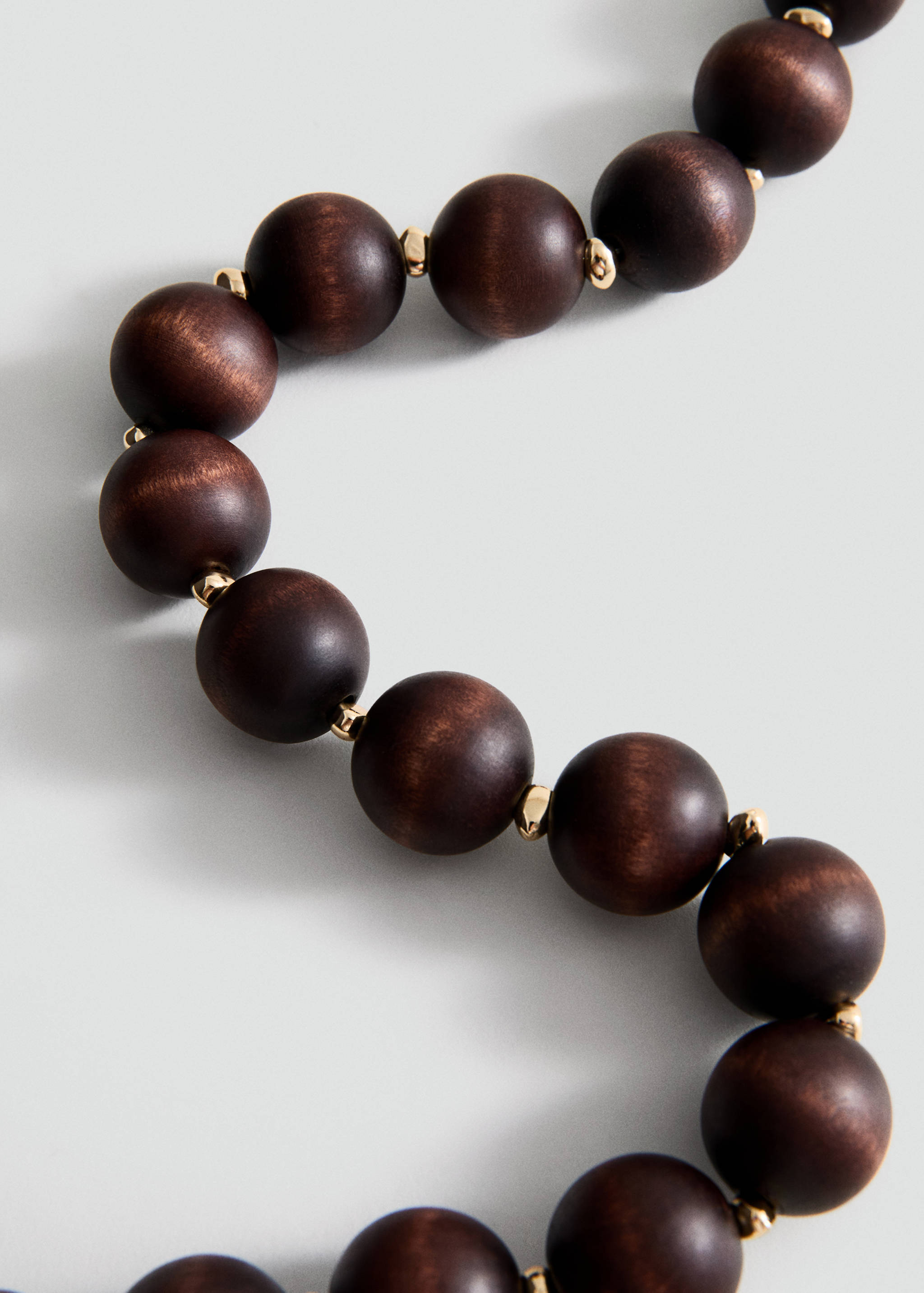 Collier boules bois - Plan moyen