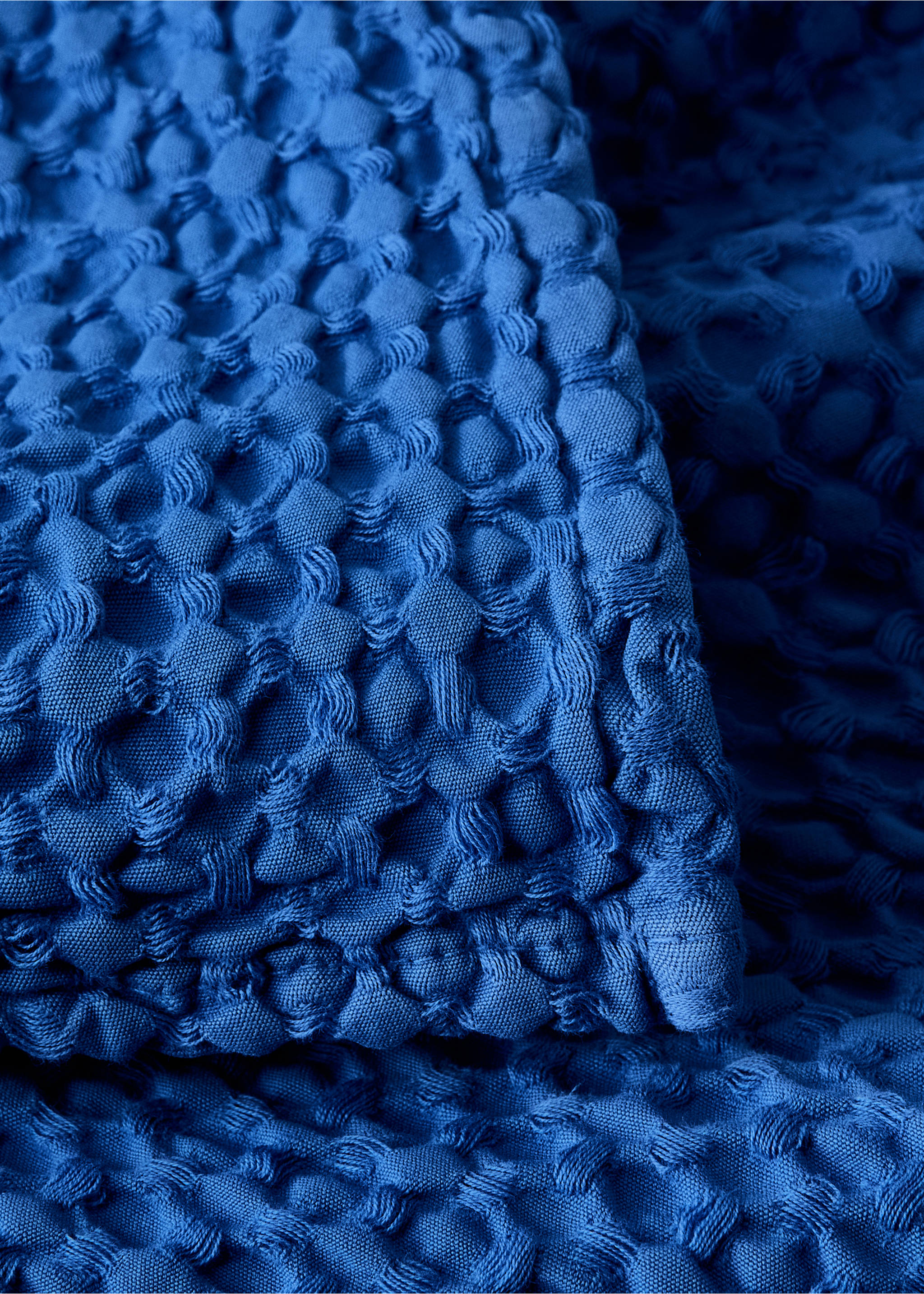 Waffle cotton garment-dyed bedspread 180/200 cm - Details of the article 1, Blue. Ref: 27055991-00.