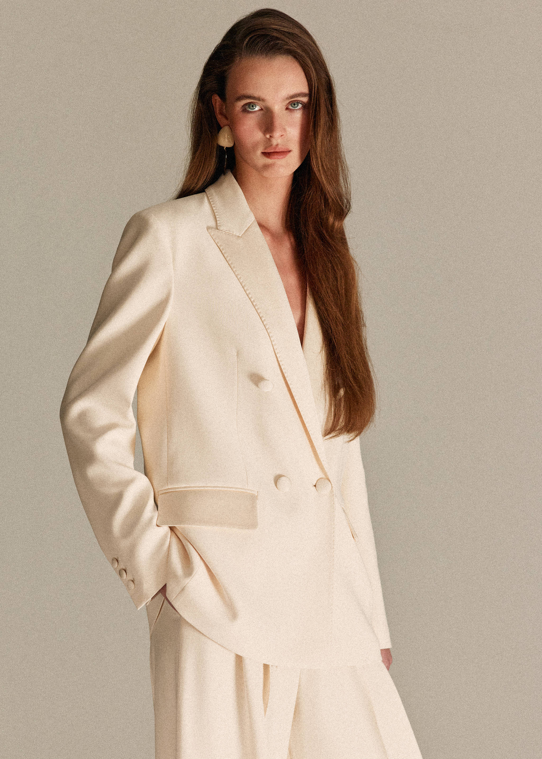 Veste à revers surpiqûre - Plan moyen