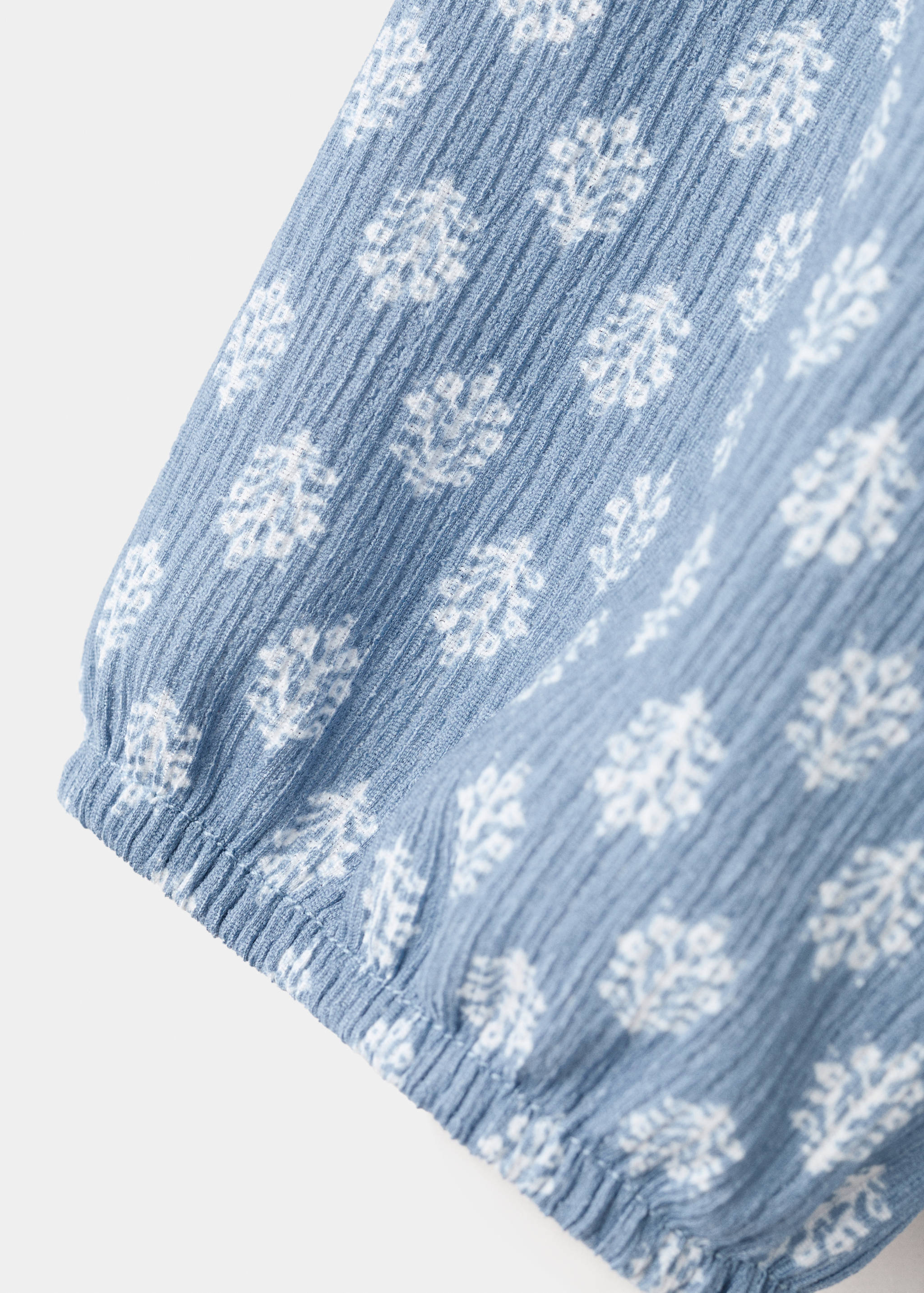 Short-sleeved printed t-shirt - Details of the article 8