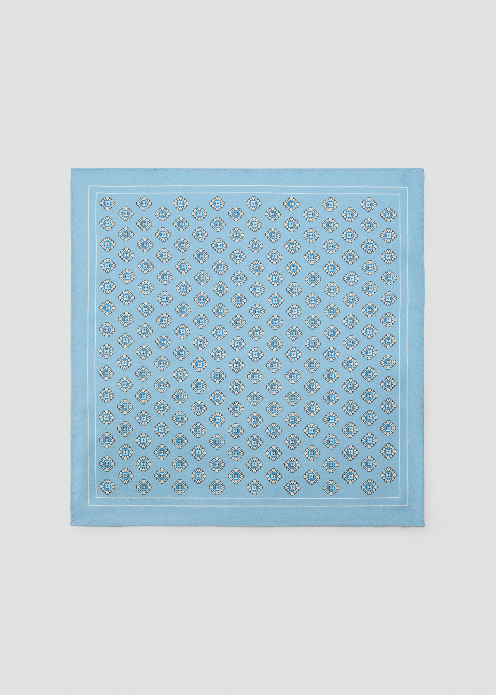 Foulard 100 % soie imprimé - Article sans modèle, Bleu ciel. Ref: 27055999-00.
