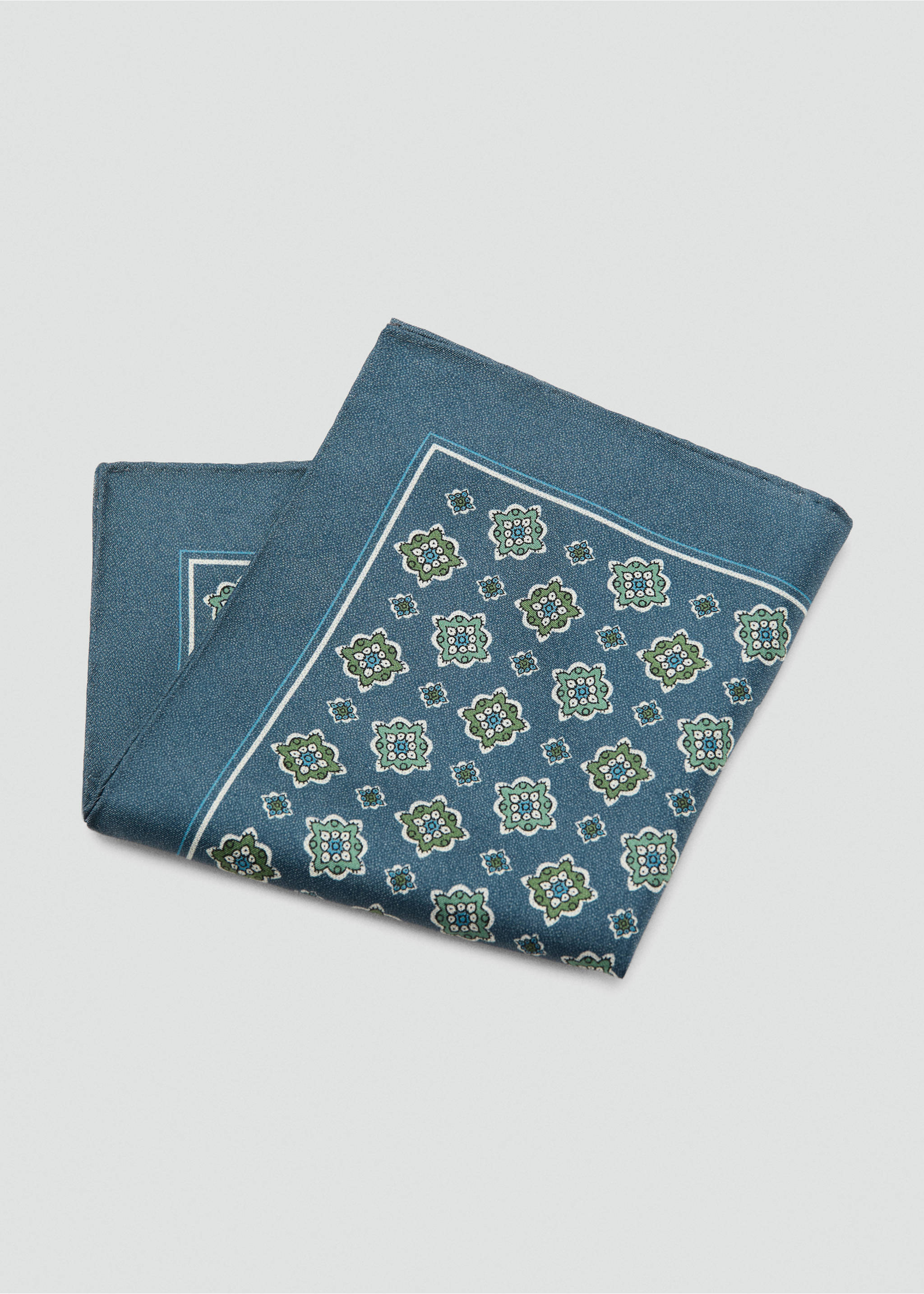 Pañuelo 100% seda estampado - Detalle del artículo 1, Azul marino. Ref: 27056000-00.