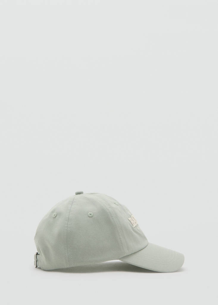 Gorra mensaje bordado