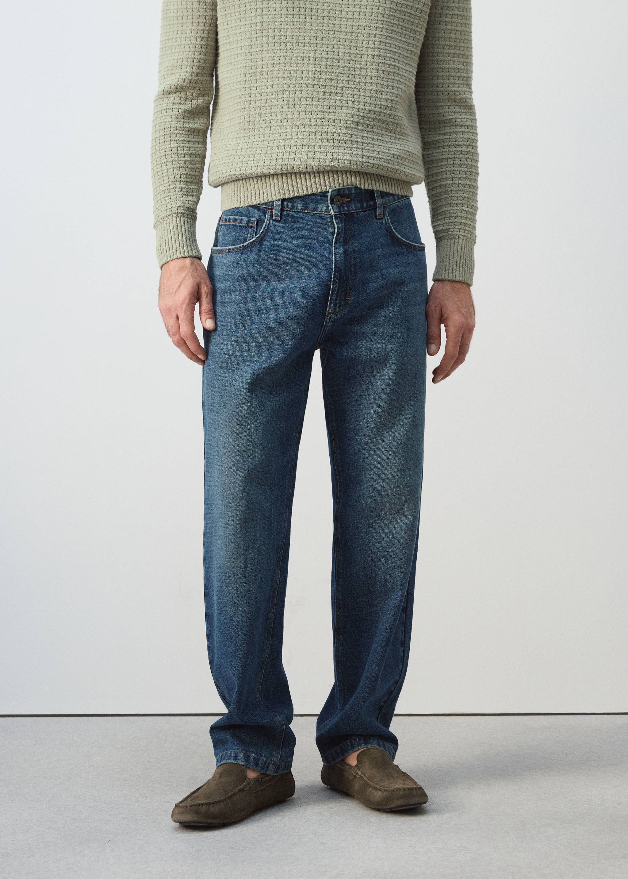 Прямые джинсы из хлопка и льна - Средний план