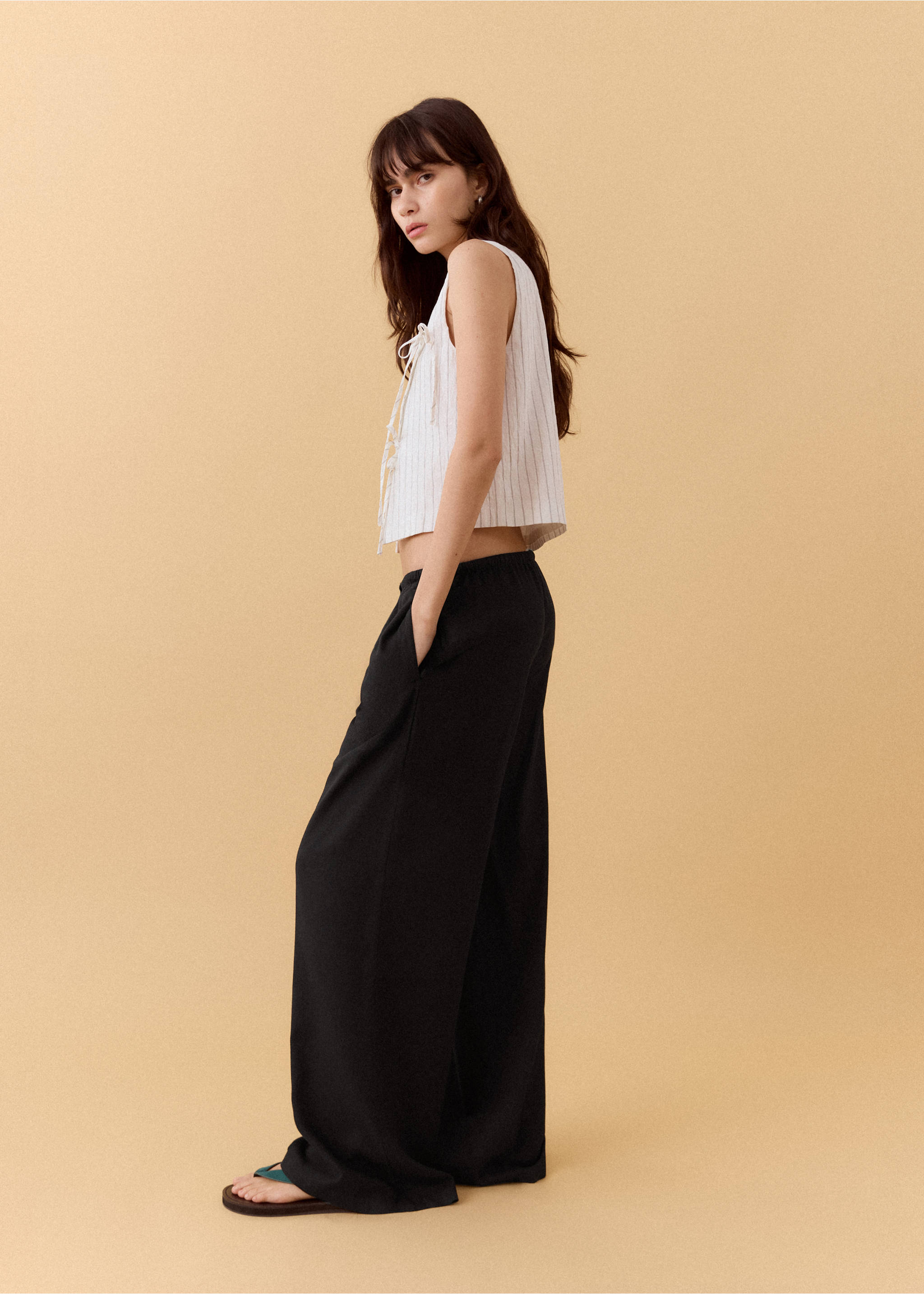 Straight linen-blend trousers - Medium plane, Black. Ref: 27056714-00.