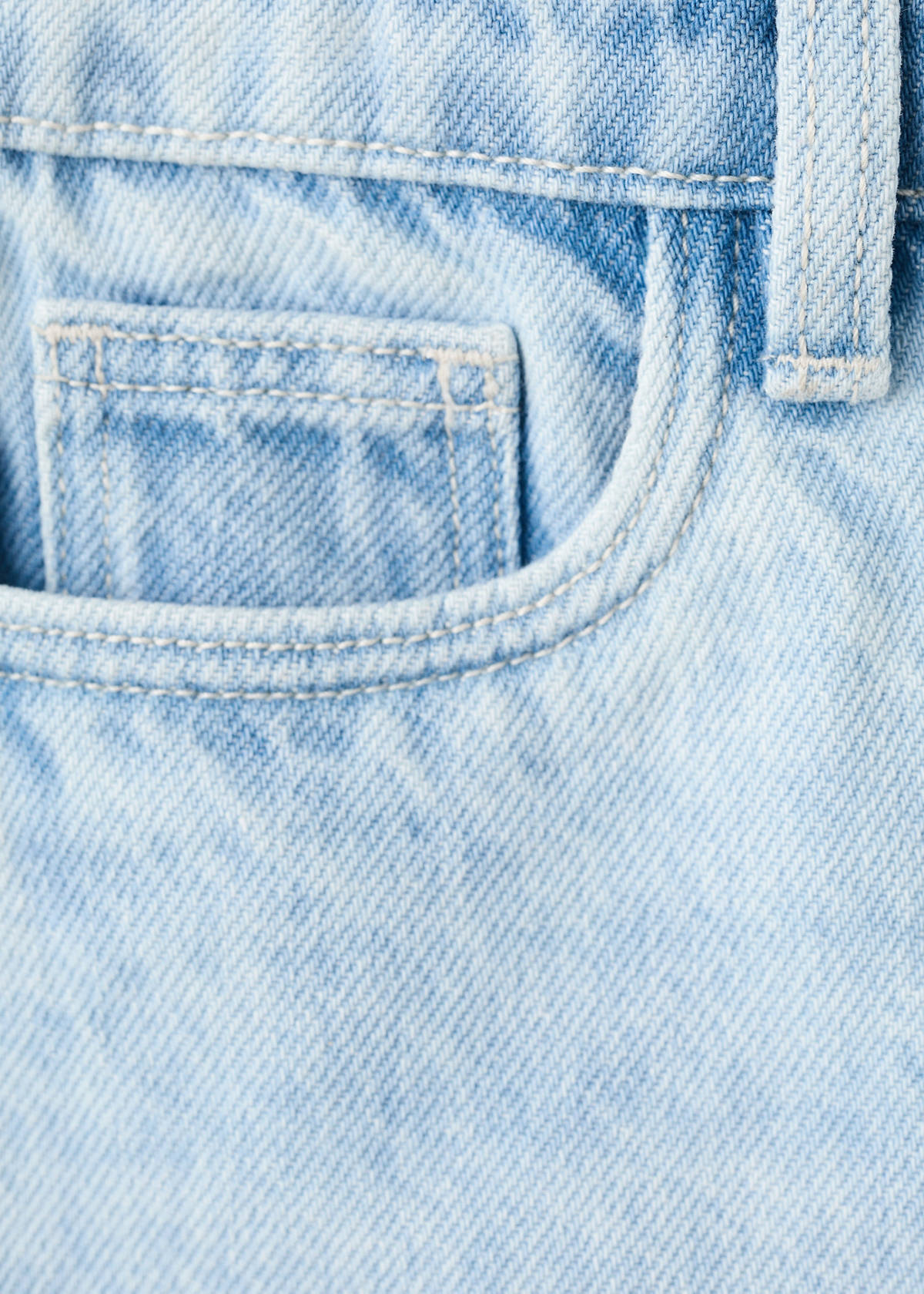 Denim shorts with turned-up hem — Light Blue