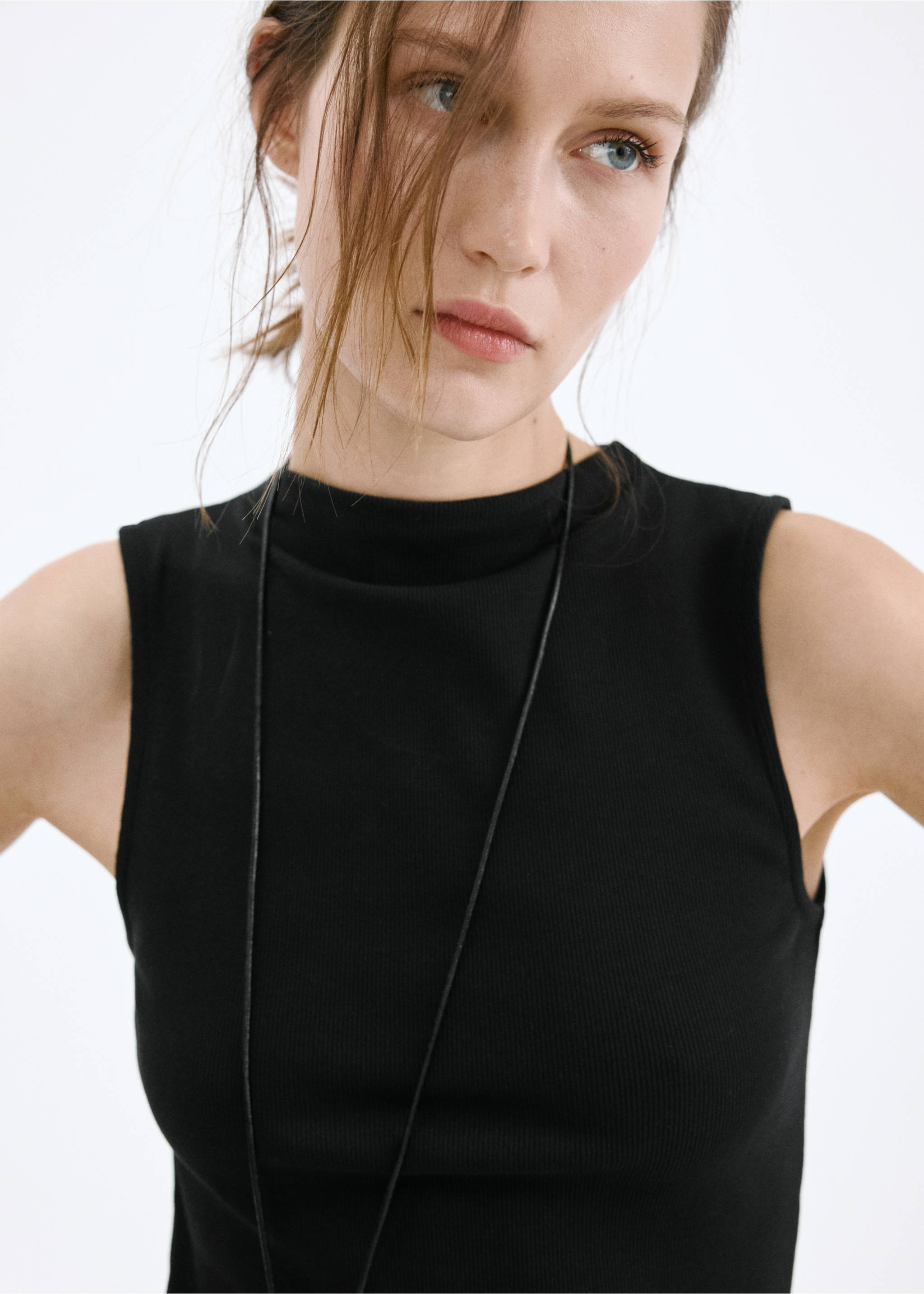 Vestit cos contrast - Detall de l'article 1, Negre. Ref: 27057141-00.