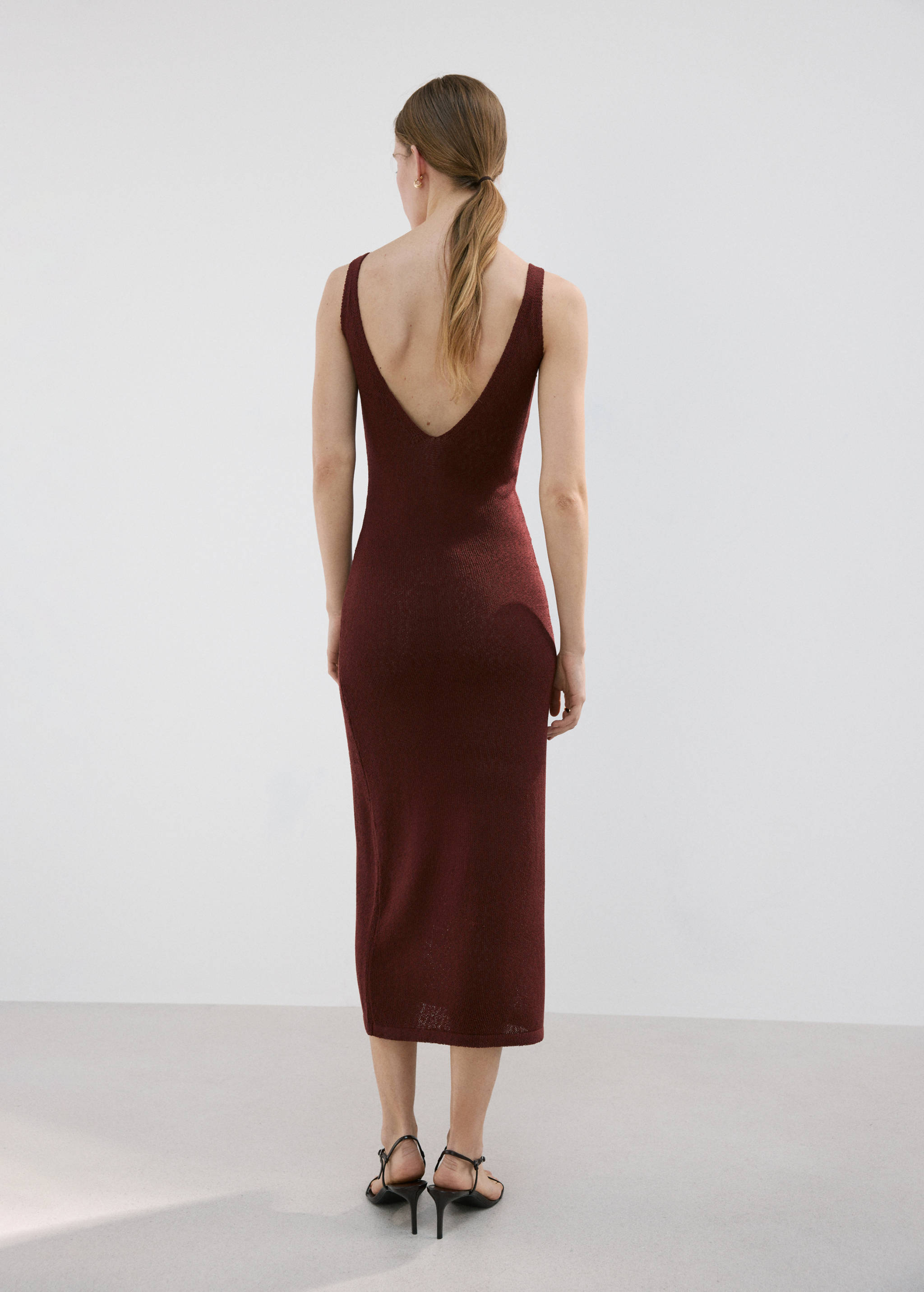 V-neck knitted dress - Reverse of the article