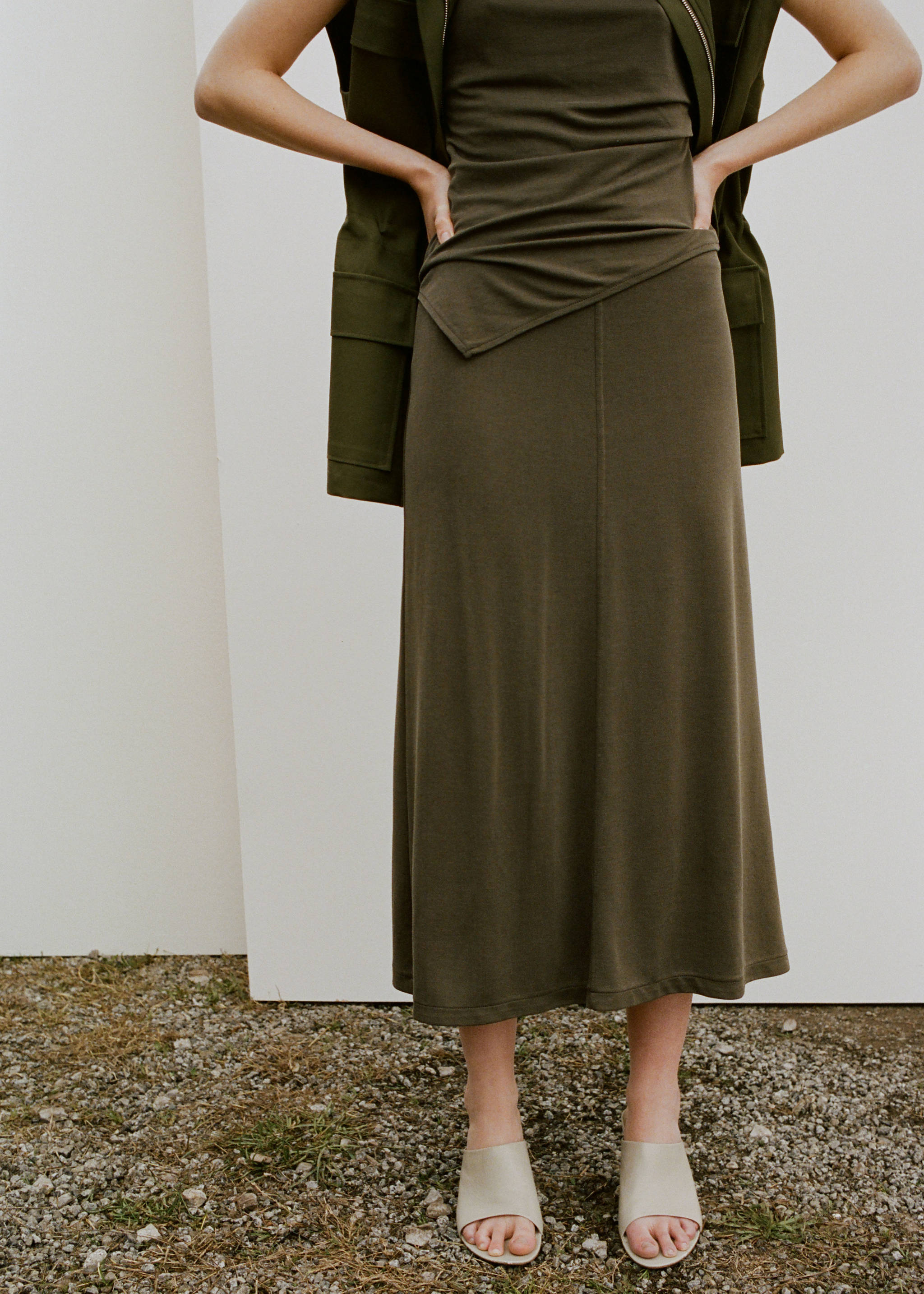 تنورة مستقيمة مودال - رؤية وسط