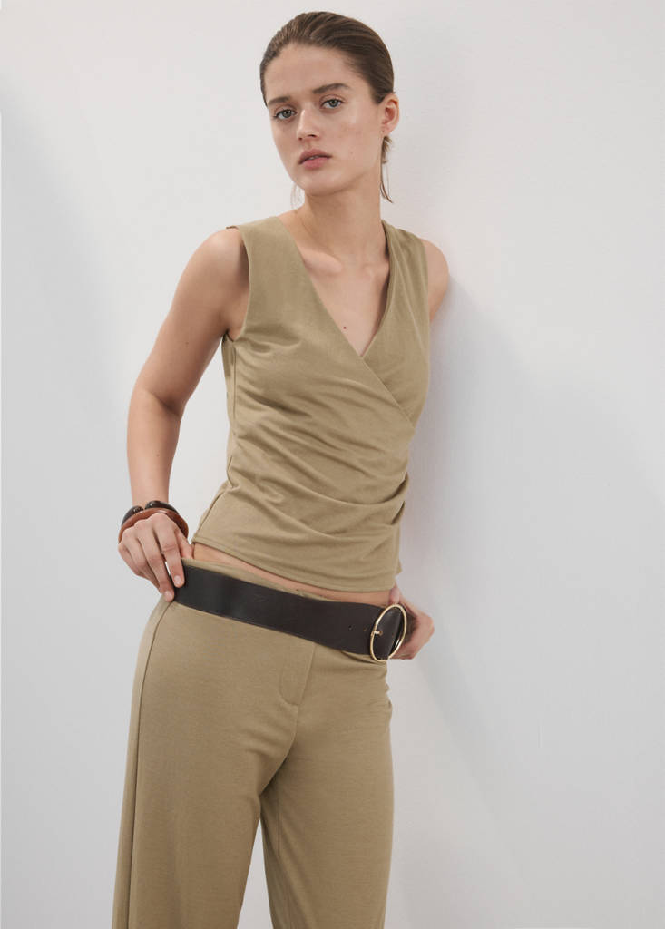Straight mid-rise trousers — Medium Brown