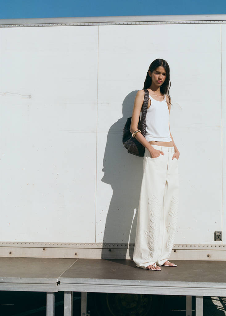 Wide leg jeans with floral embroidery — Off White