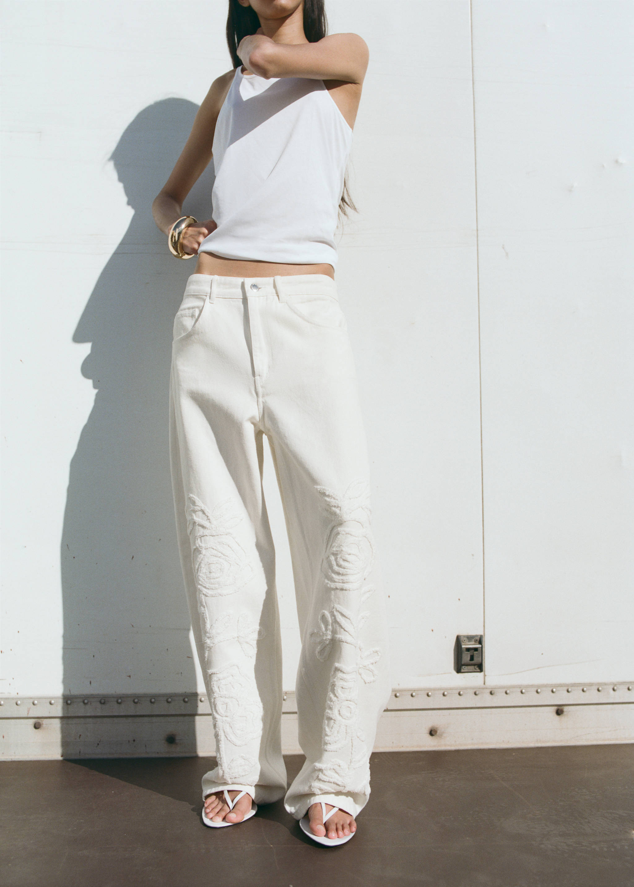 Wide leg jeans with floral embroidery - Medium plane
